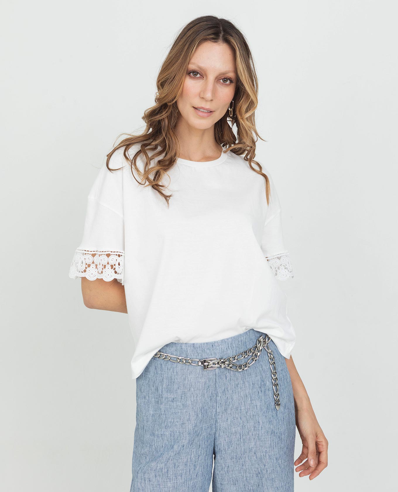 CAMISETA MANGA CORTA PARA MUJER EN ALGODÓN MANGAS CON APLIQUES Adrissa