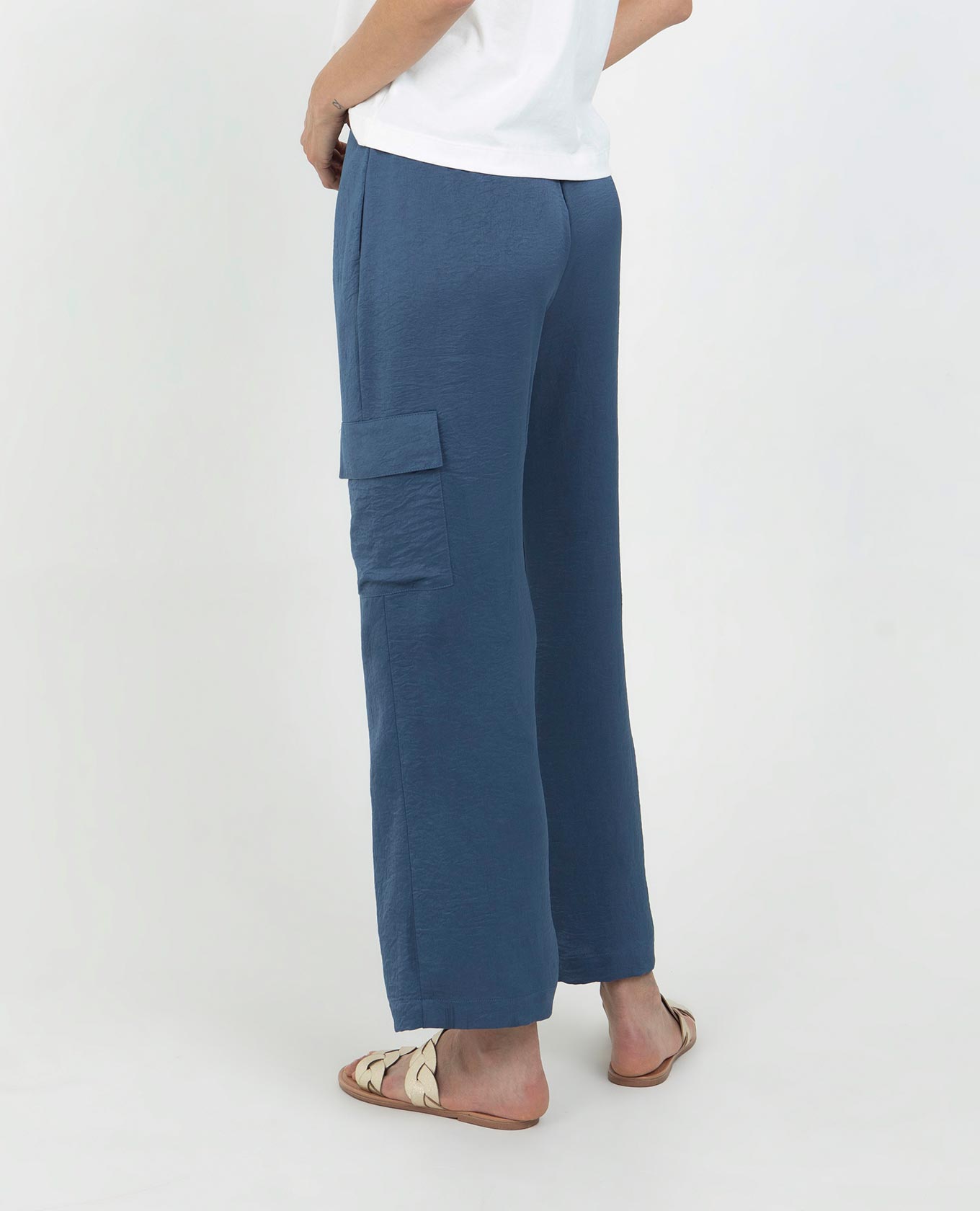 PANTALÓN CARGO PARA MUJER EN TELA SATINADA CON PRENSES Adrissa