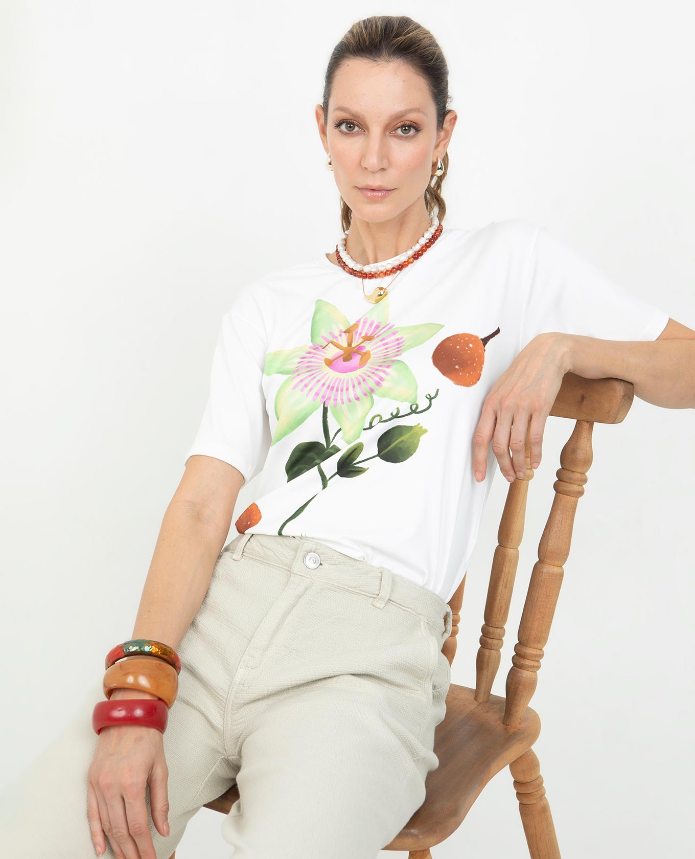 CAMISETA MANGA CORTA PARA MUJER ESTAMPADO EXCLUSIVO FLOR EN TELA CON EFECTO Adrissa | Ropa para mujer Blusas