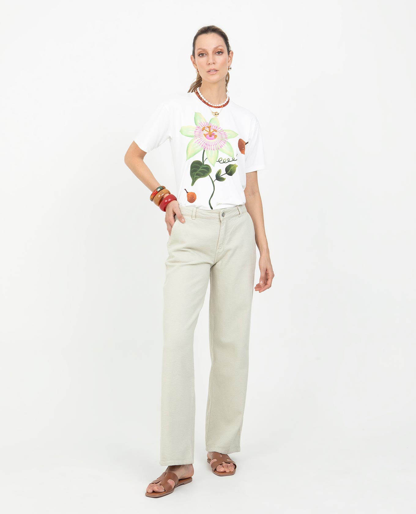 CAMISETA MANGA CORTA PARA MUJER ESTAMPADO EXCLUSIVO FLOR EN TELA CON EFECTO Adrissa | Ropa para mujer Blusas