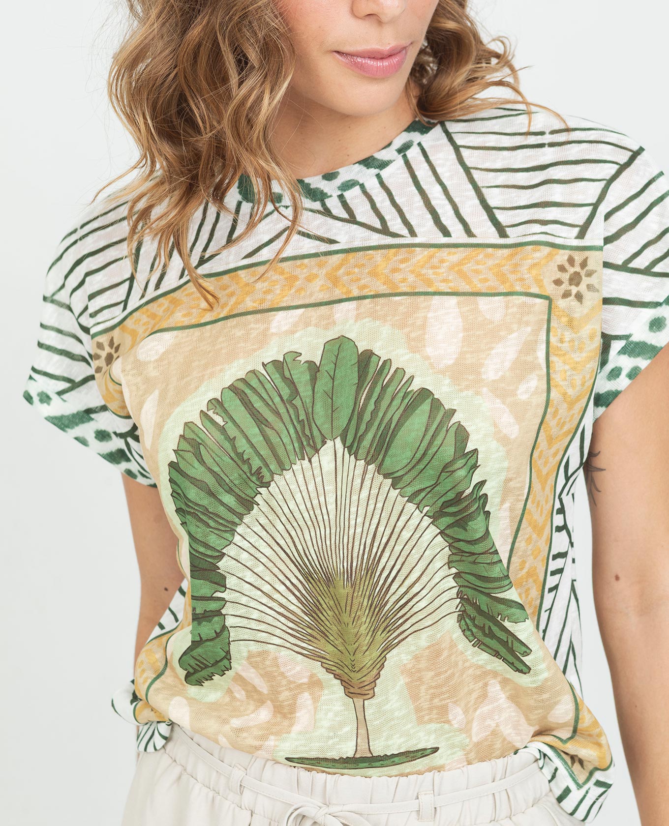 CAMISETA PALMERA PARA MUJER MANGA RODADA TELA CON EFECTO JASPE Adrissa