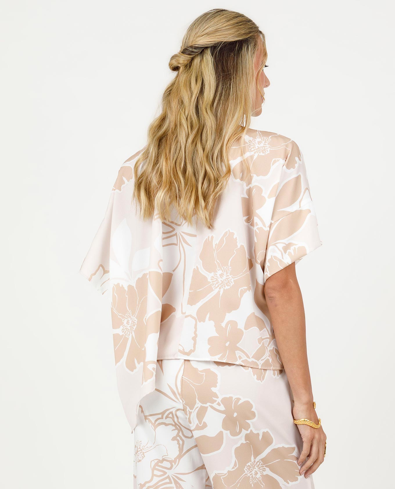 BLUSA ASIMÉTRICA PARA MUJER ESTAMPADO BICOLOR CON ESCOTE REDONDO Adrissa | Ropa para mujer Blusas