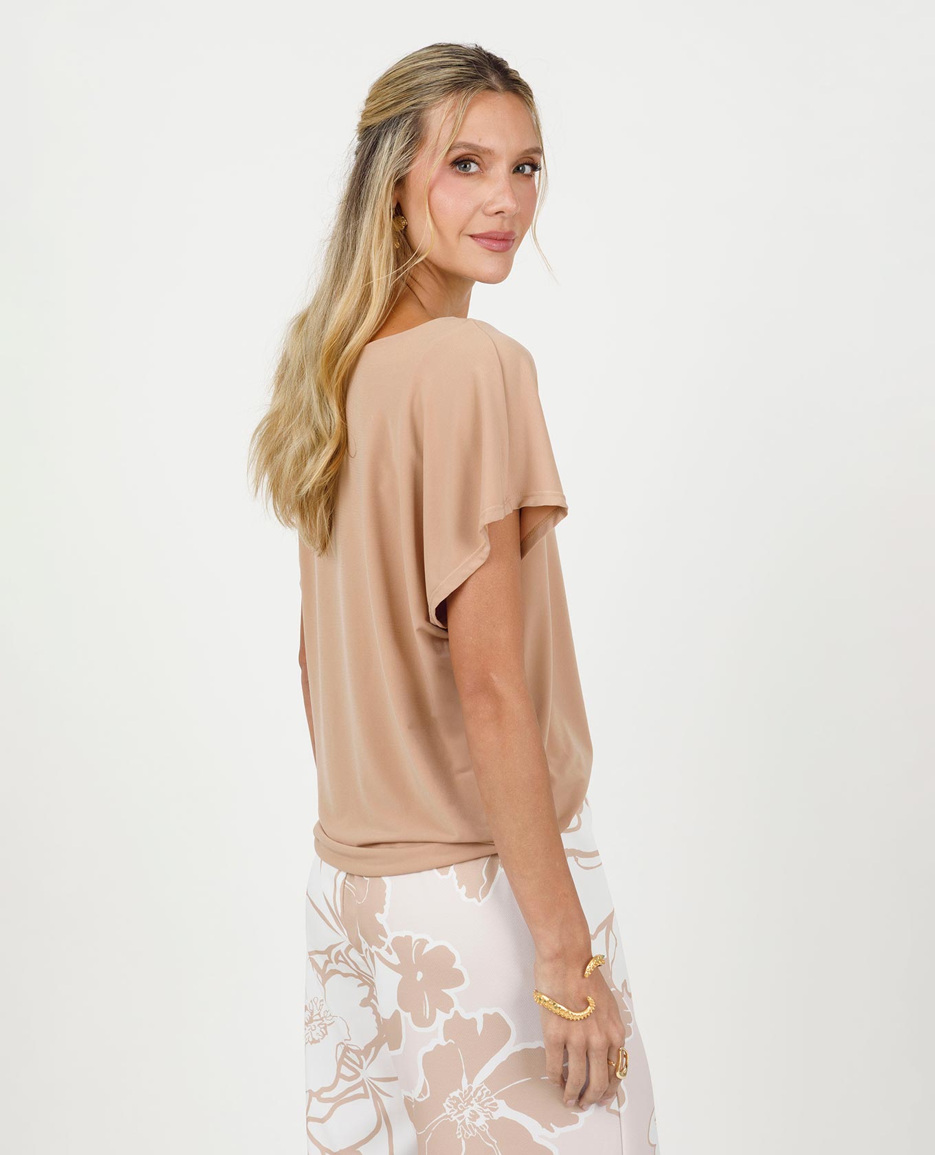 CAMISETA ESCOTE V PARA MUJER CON TOP INCLUIDO MANGA CORTA Adrissa | Ropa para mujer