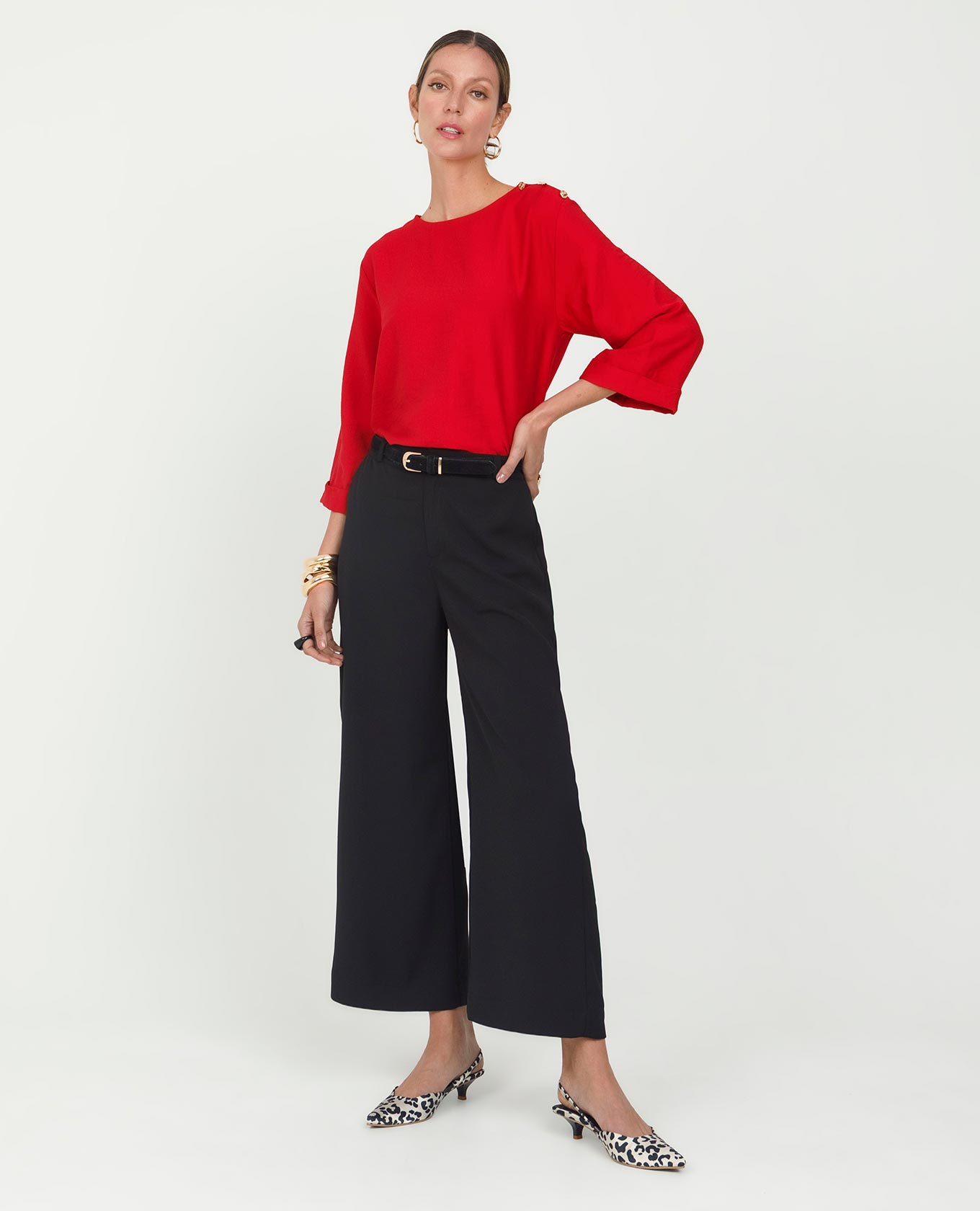 PANTALÓN NEGRO PARA MUJER SILUETA RECTA BOLSILLOS DIAGONALES Y PINZAS EN TRASERO Adrissa | Ropa para mujer Pantalones