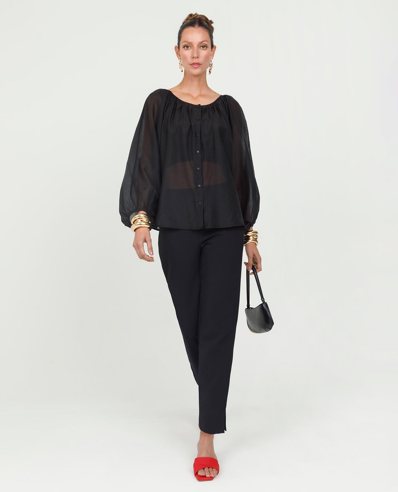 BLUSA NEGRA PARA MUJER MANGA RANGLAN EN TRANSPARENCIA CON VOLUMEN EN MANGAS Adrissa | Ropa para mujer Blusas