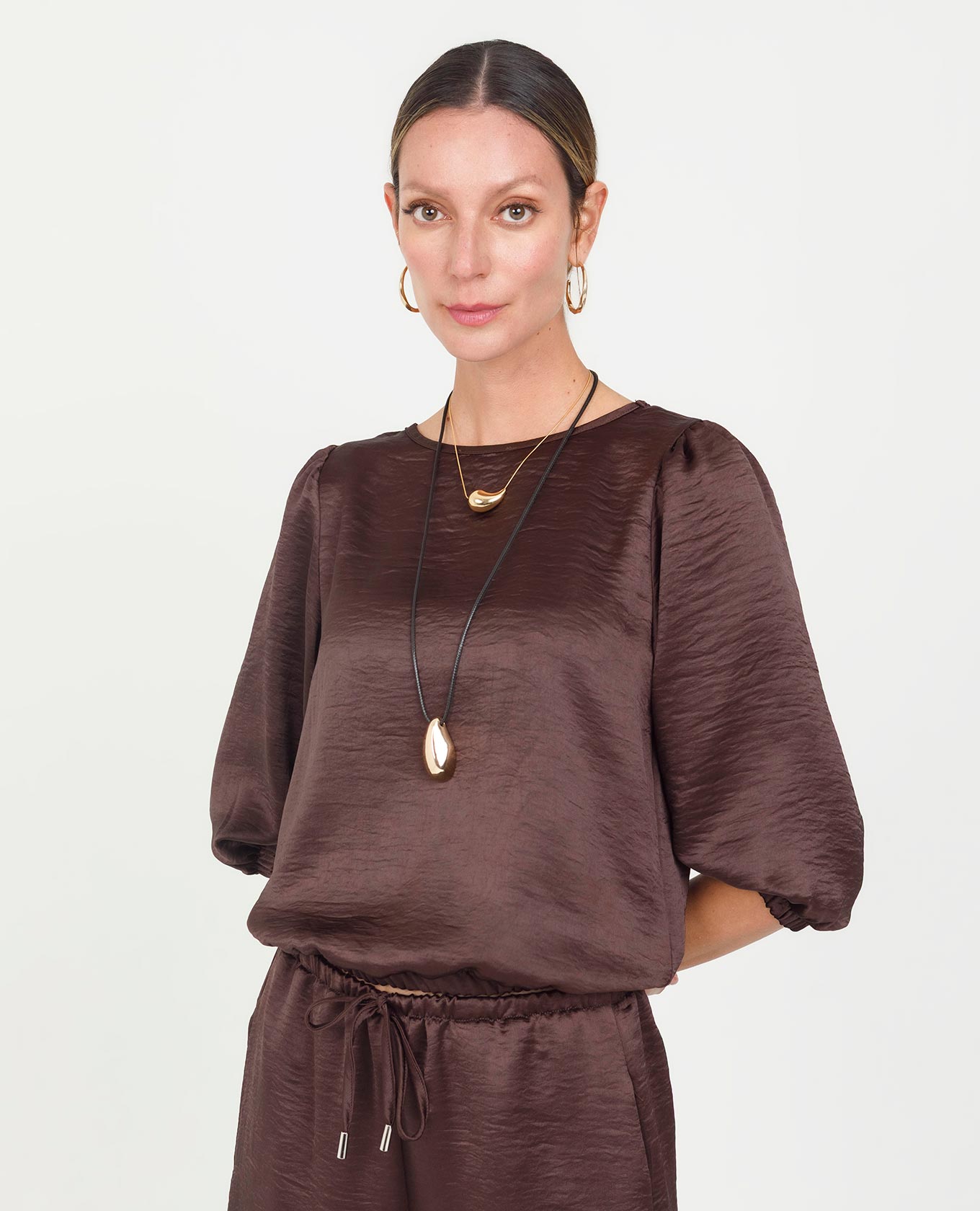 BLUSA SATINADA PARA MUJER MANGA 3/4 CON ELASTICO EN PUÑOS Y FAJÓN Adrissa | Ropa para mujer Blusas