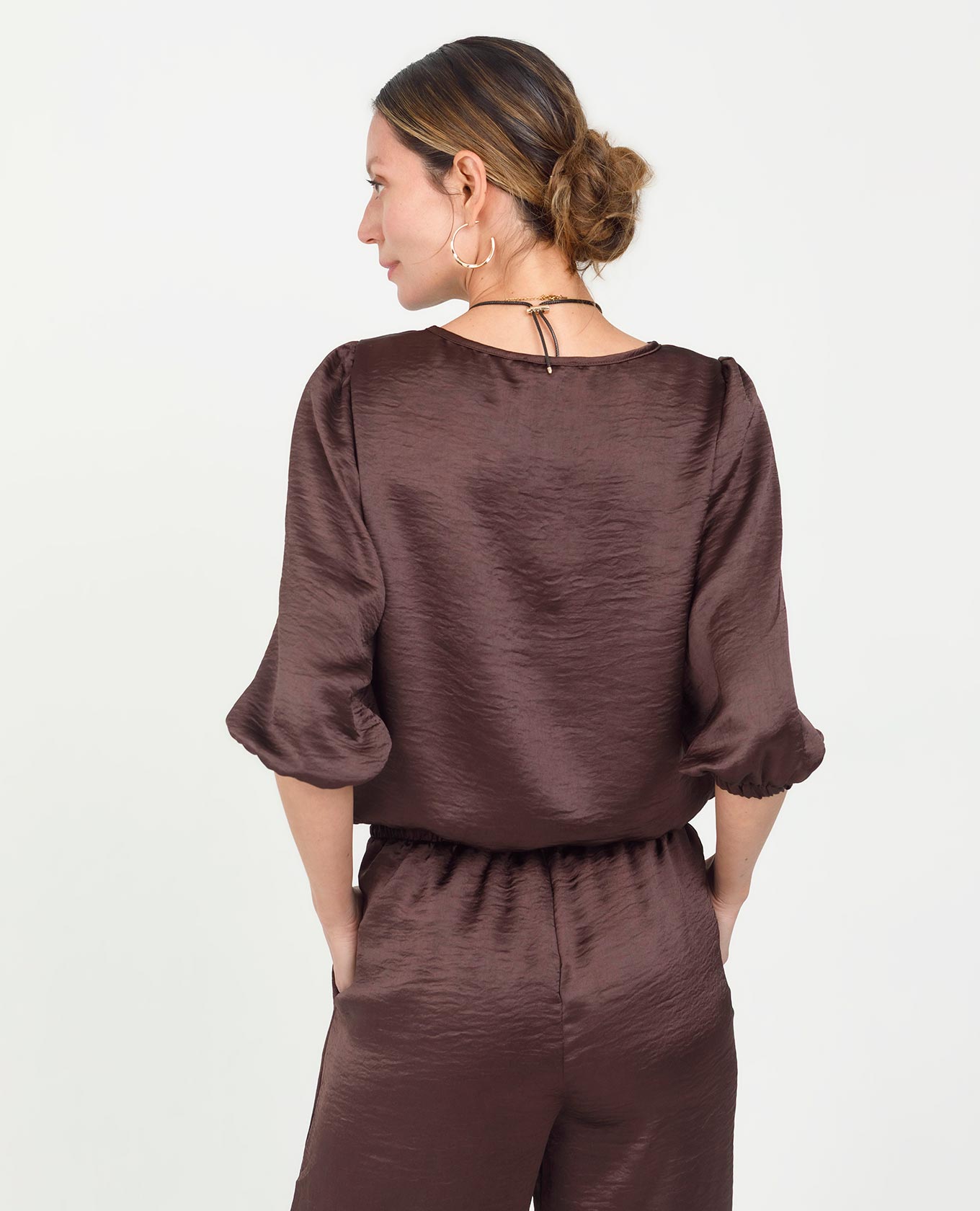 BLUSA SATINADA PARA MUJER MANGA 3/4 CON ELASTICO EN PUÑOS Y FAJÓN Adrissa | Ropa para mujer Blusas