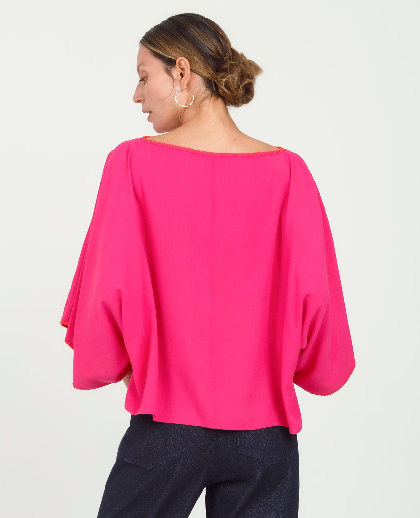 BLUSA TIPO PONCHO PARA MUJER CON PUNTADA ARTESANAL EN ESCOTE Y MANGAS Adrissa | Ropa para mujer Blusas