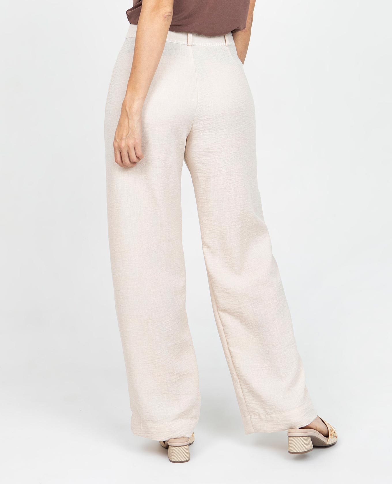 PANTALÓN RECTO PARA MUJER CON PUNTADA ARTESANAL EN PRETINA Y BOLSILLOS Adrissa | Ropa para mujer Pantalones