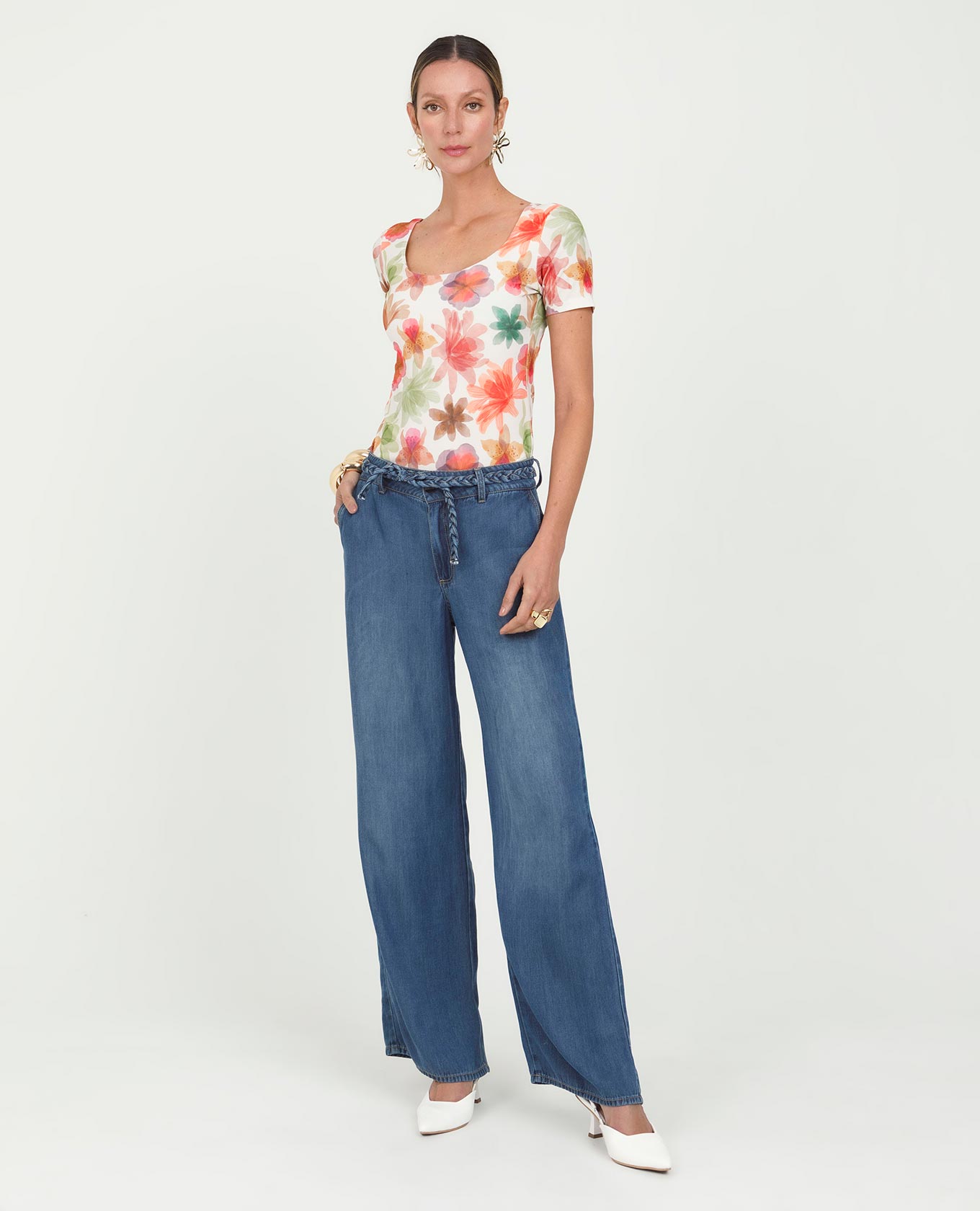 JEAN WIDE LEG PARA MUJER CON BOLSILLOS DIAGONALES Y CINTURÓN TRENZA Adrissa | Ropa para mujer Jeans