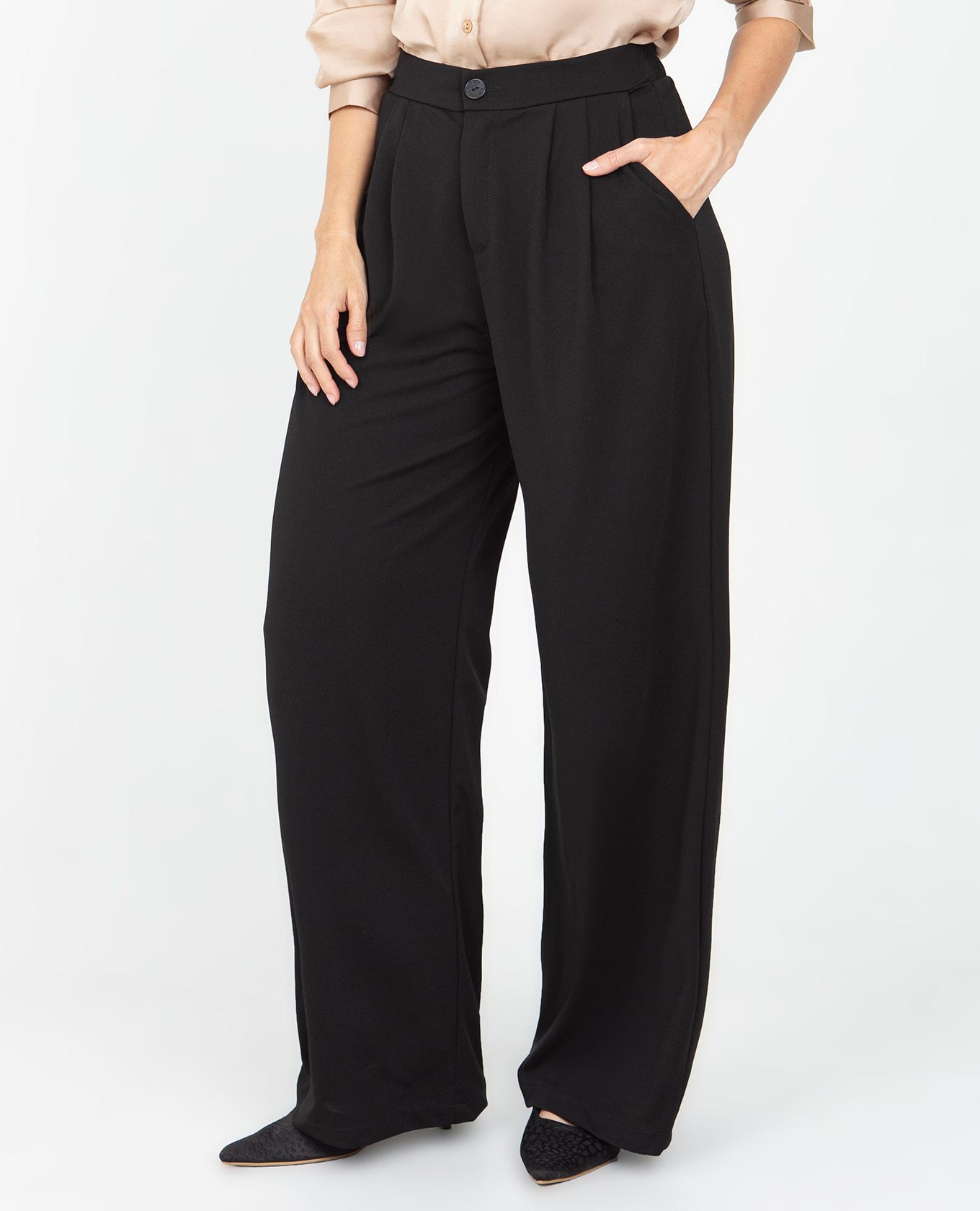 PANTALÓN TIRO ALTO PARA MUJER NEGRO SILUETA WIDE LEG CON PRENSES Adrissa | Ropa para mujer Pantalones