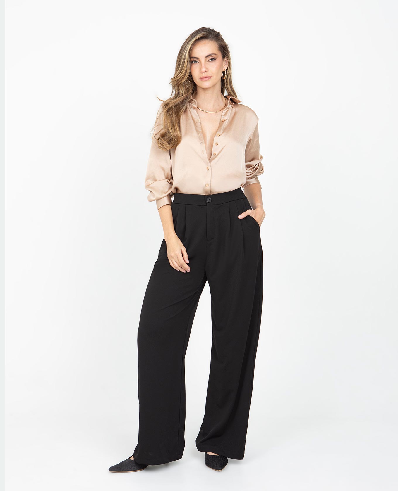PANTALÓN TIRO ALTO PARA MUJER NEGRO SILUETA WIDE LEG CON PRENSES Adrissa | Ropa para mujer Pantalones