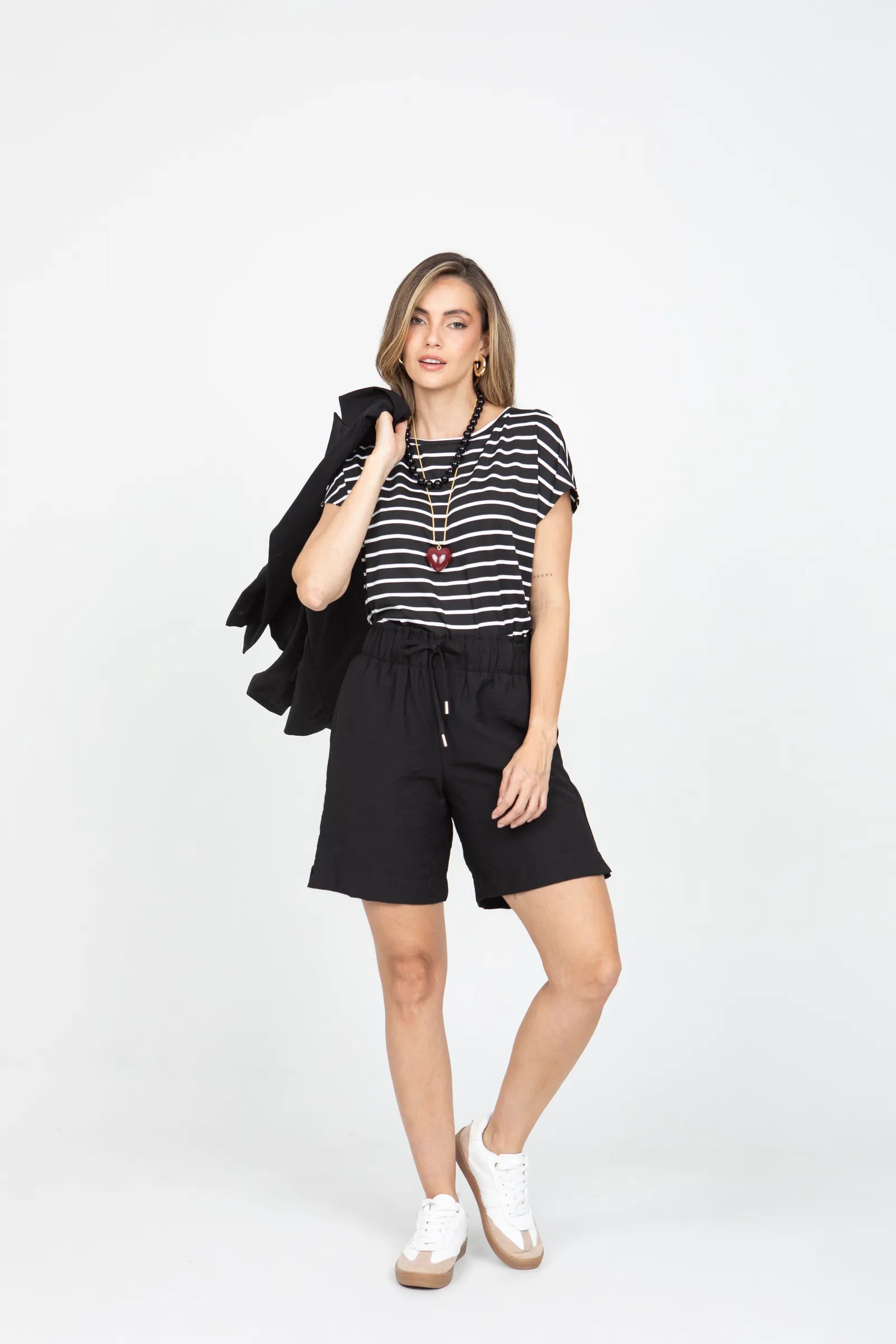 CAMISETA MANGA RODADA PARA MUJER EN RAYAS PRETEÑIDAS CUELLO REDONDO Adrissa | Ropa para mujer Blusas