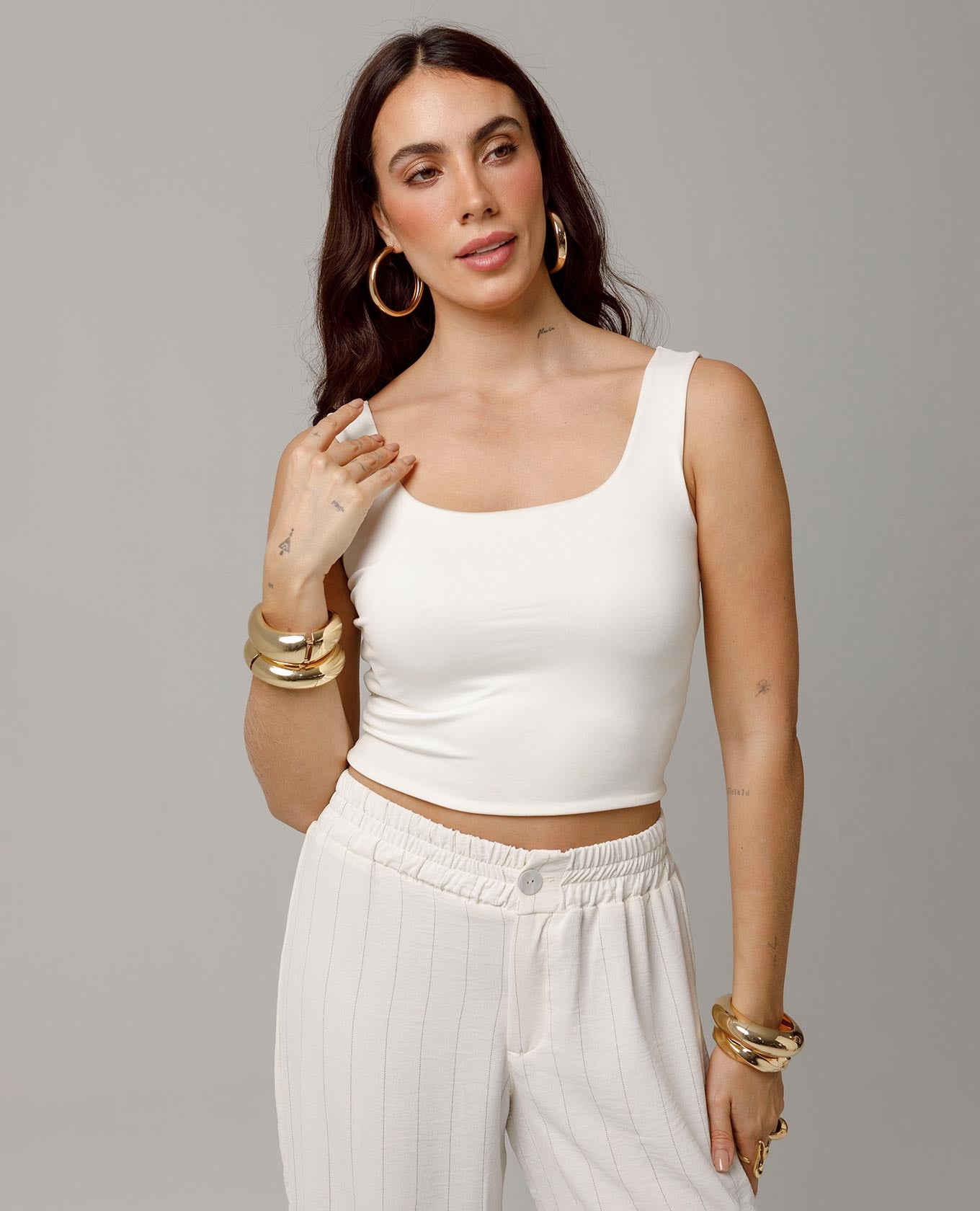 TOP BÁSICO ALINA PARA MUJER IVORY Adrissa | Ropa para mujer Blusas