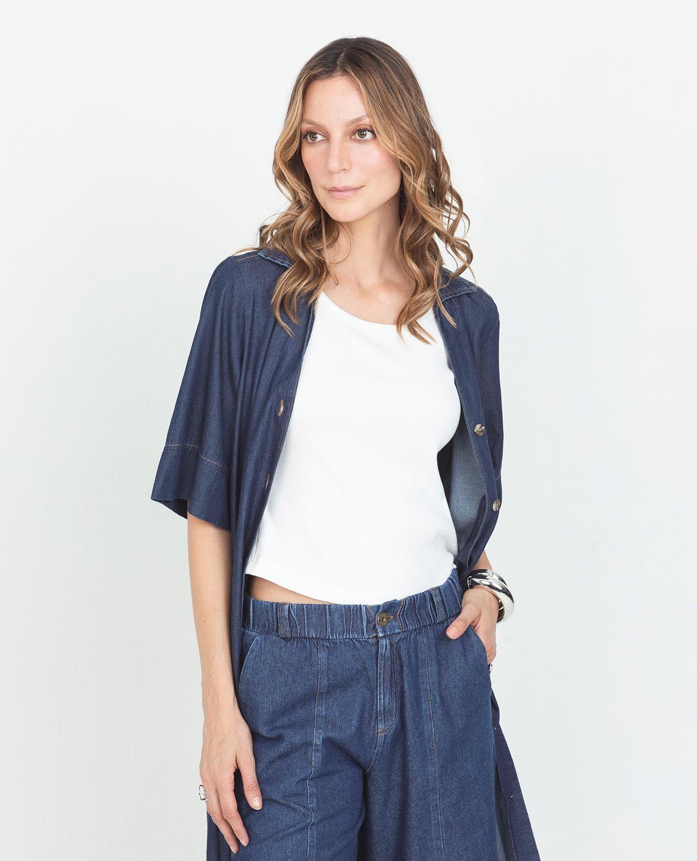 VESTIDO CAMISERO PARA MUJER EN CHAMBRAY LARGO MIDI CON CINTURÓN MANGA CORTA Adrissa