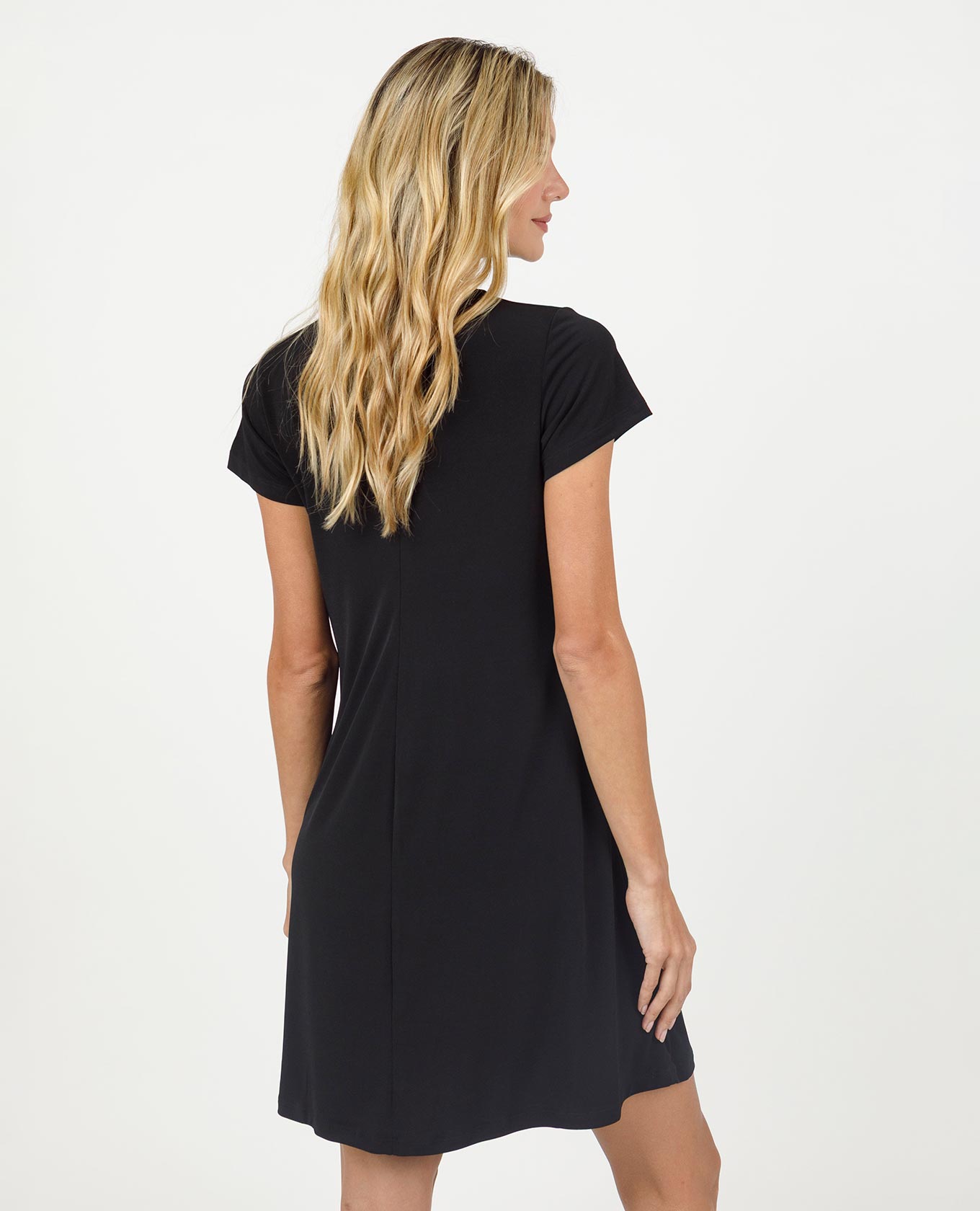 VESTIDO NEGRO PARA MUJER EN TEJIDO DE PUNTO CON VUELO Adrissa | Ropa para mujer Vestidos