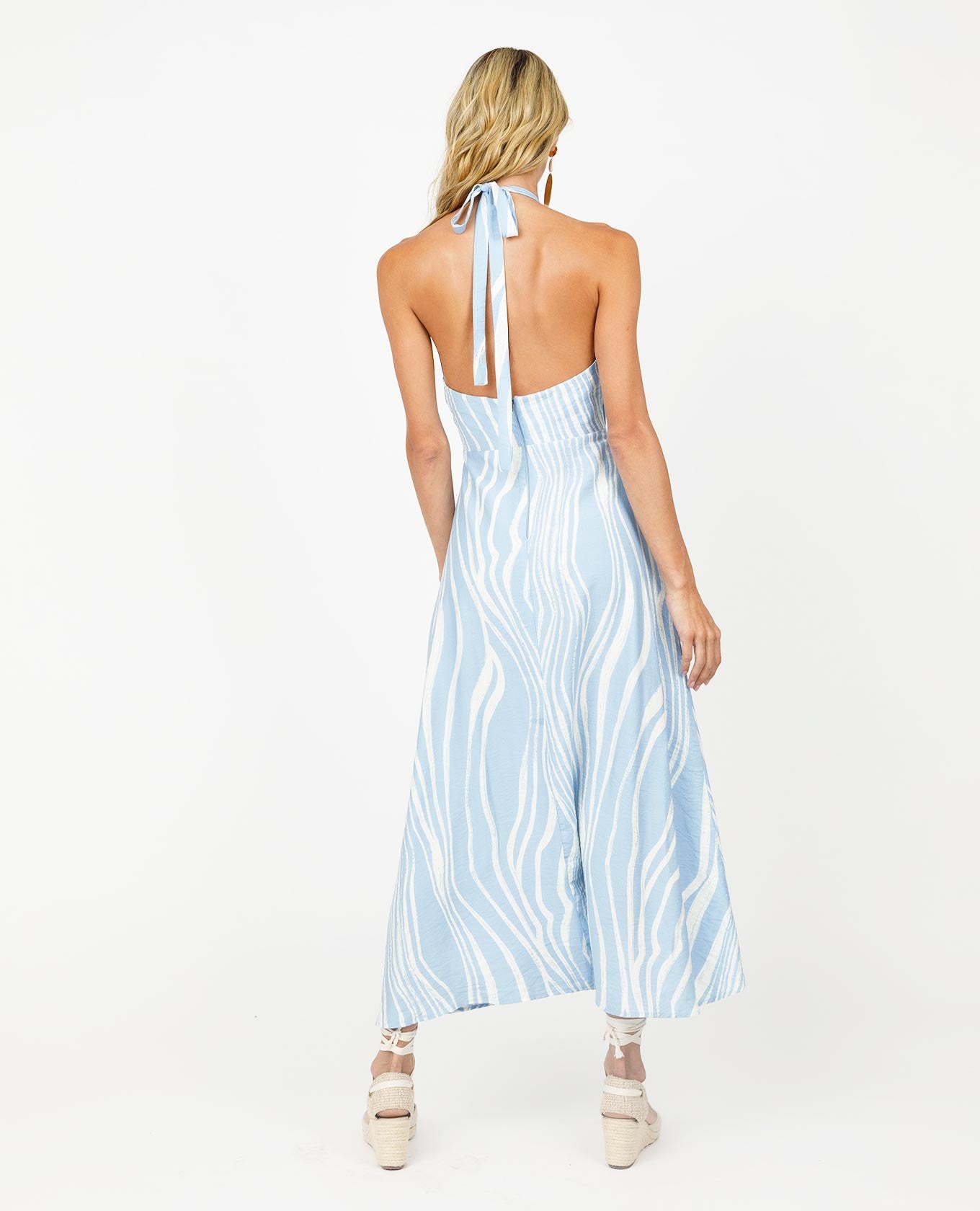 VESTIDO LARGO PARA MUJER ESTAMPADO ESCOTE HALTER CON ESPALDA DESCUBIERTA Adrissa | Ropa para mujer