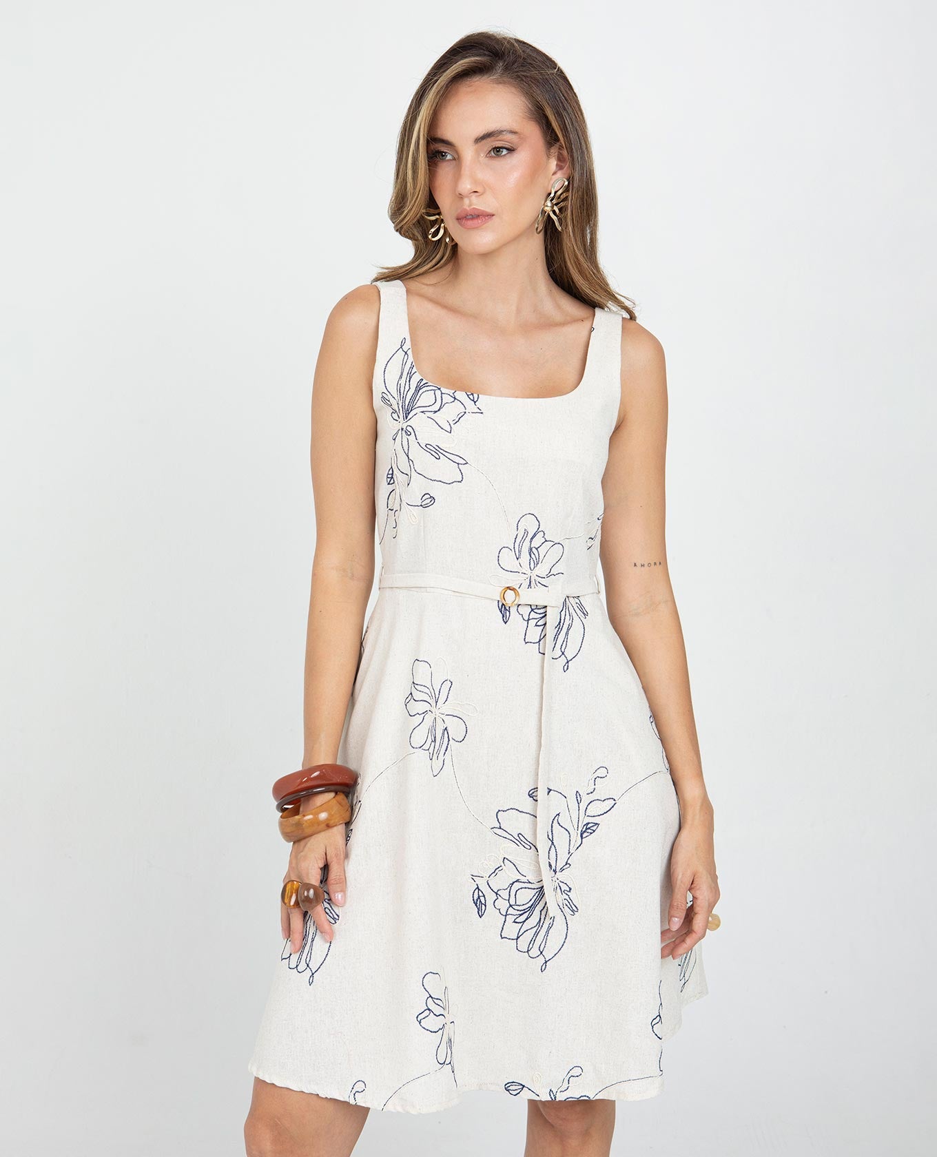 VESTIDO CORTO PARA MUJER CON FALDA ROTONDA TELA BORDADA CON CINTURON Adrissa | Ropa para mujer Vestidos