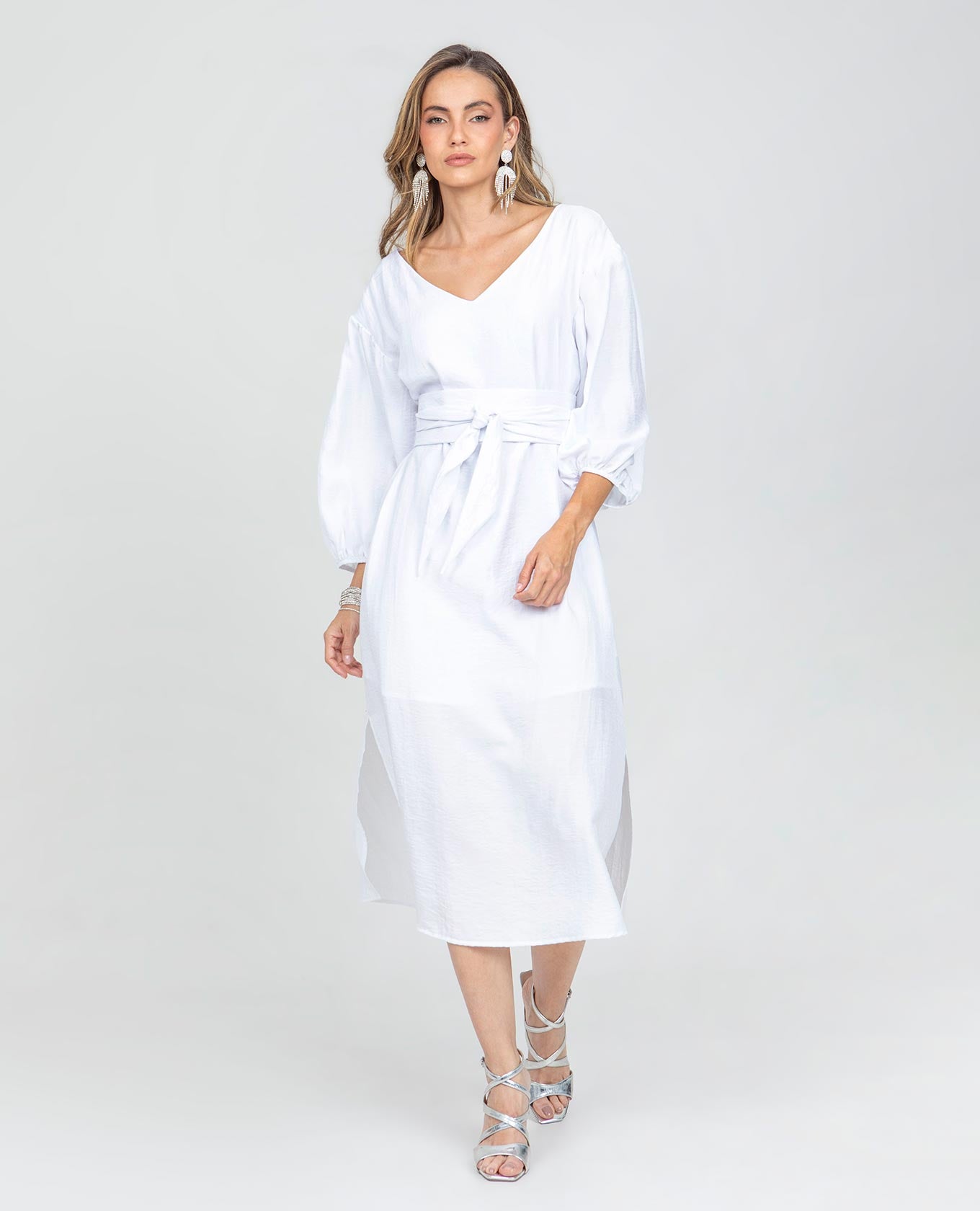 VESTIDO MIDI PARA MUJER BLANCO ESCOTE V MANGA 3/4 CON CINTURÓN OBI Adrissa | Ropa para mujer Vestidos