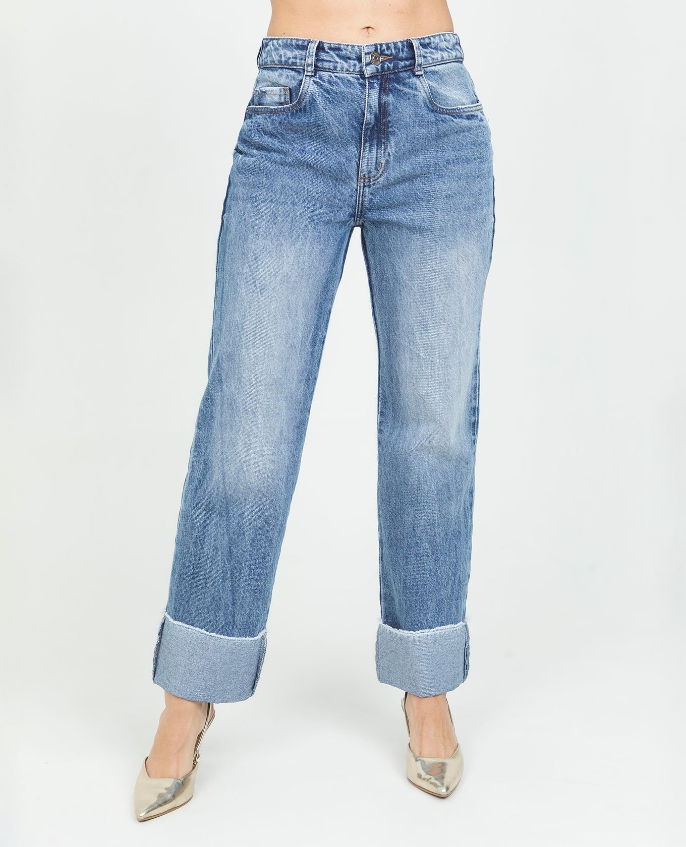 JEAN REGULAR PARA MUJER CON BOTA DOBLADA TONO MEDIO PRETINA DELGADA Adrissa | Ropa para mujer