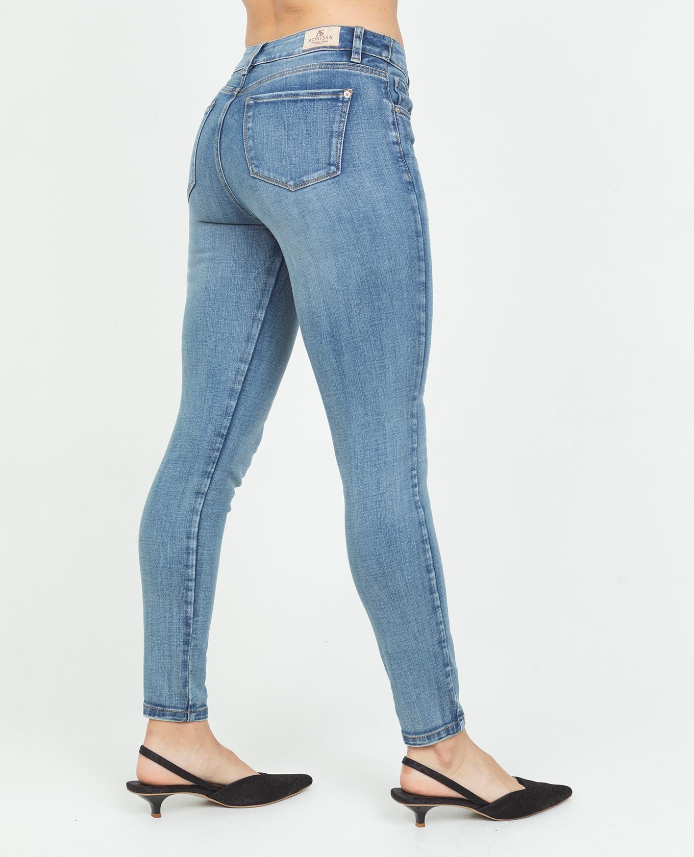 JEAN SKINNY PARA MUJER TONO CLARO PRETINA DELGADA CINCO BOLSILLOS Adrissa | Ropa para mujer
