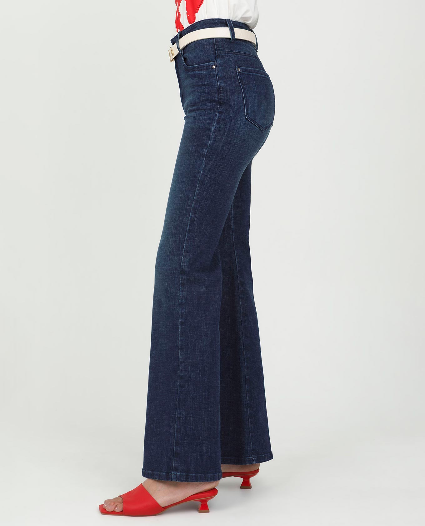 JEAN FLARE PARA MUJER TONO OSCURO CINCO BOLSILLOS Adrissa | Ropa para mujer Jeans