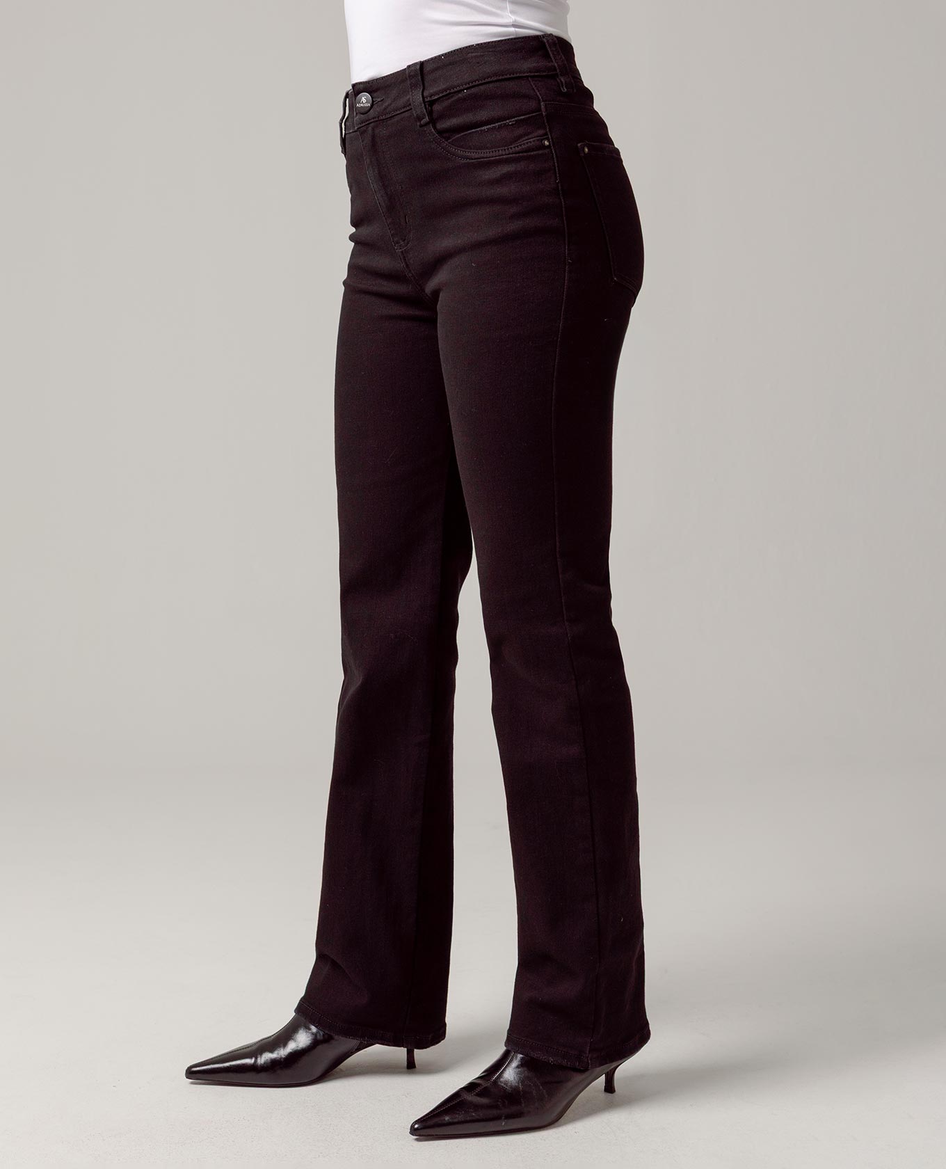 PANTALÓN REGULAR PARA MUJER NEGRO CINCO BOLSILLOS Adrissa | Ropa para mujer Pantalones