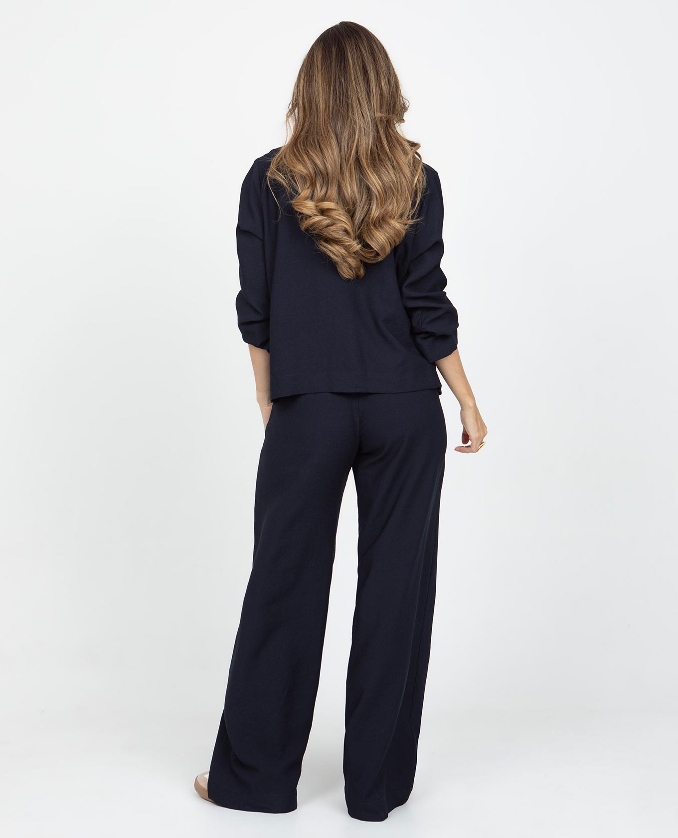 CHAQUETA LIVIANA PARA MUJER CON BOTONES DECORATIVOS DORADOS Adrissa | Ropa para mujer Chaquetas