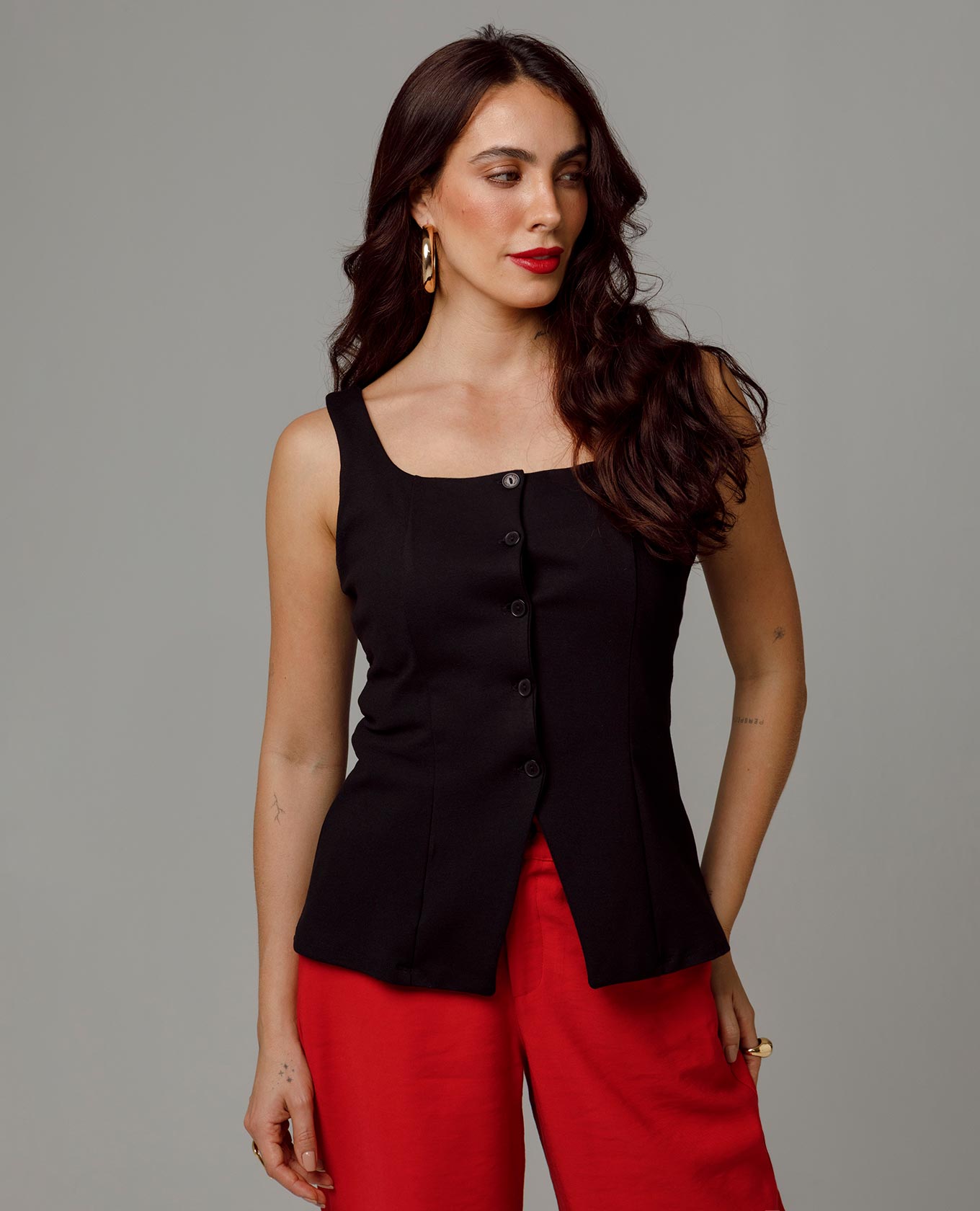 CHALECO ESTRUCTURADO PARA MUJER EN PUNTO LARGO Adrissa | Ropa para mujer Blusas