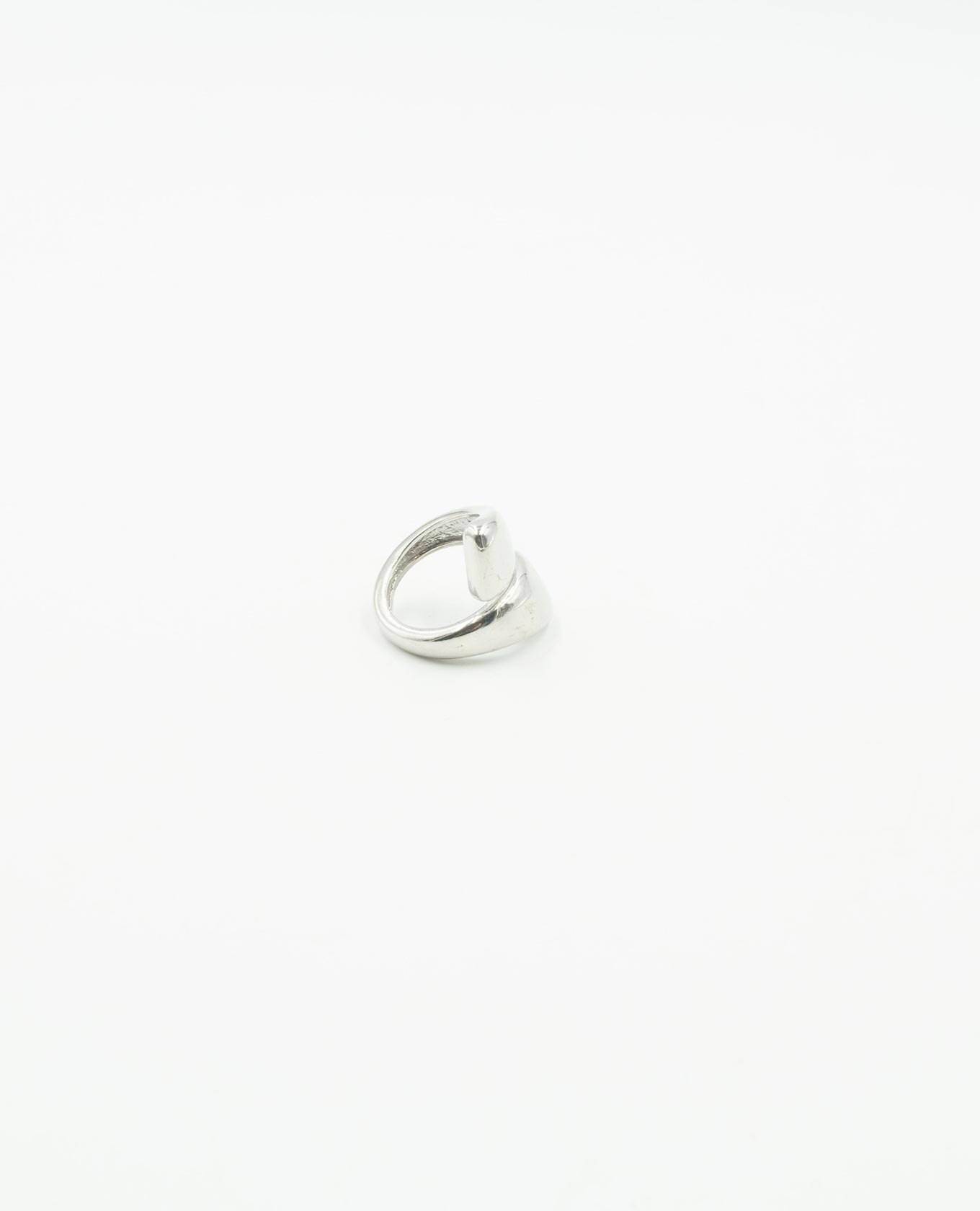 ANILLO ASIMÉTRICO Adrissa