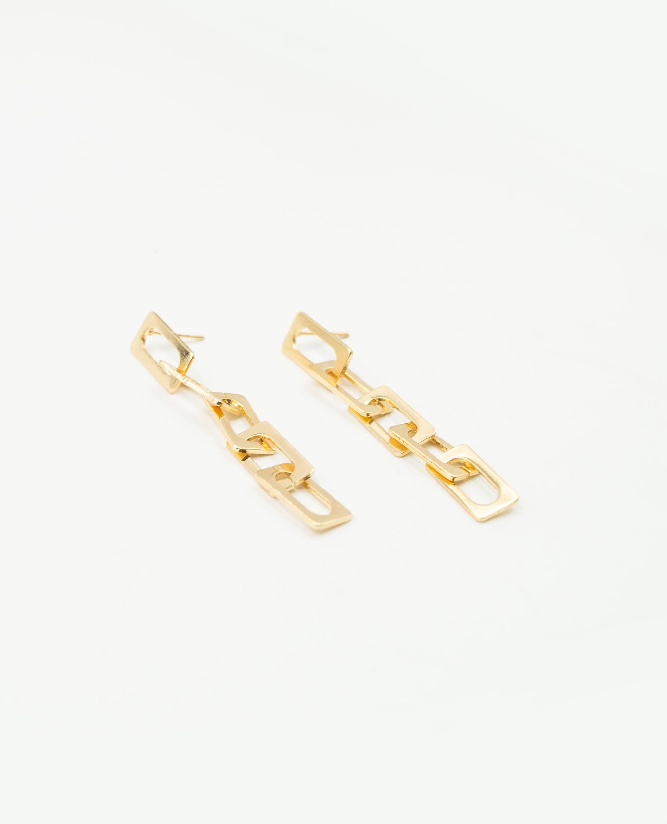 ARETE FEMENINO ESLABONES CADENAS Adrissa | Ropa para mujer