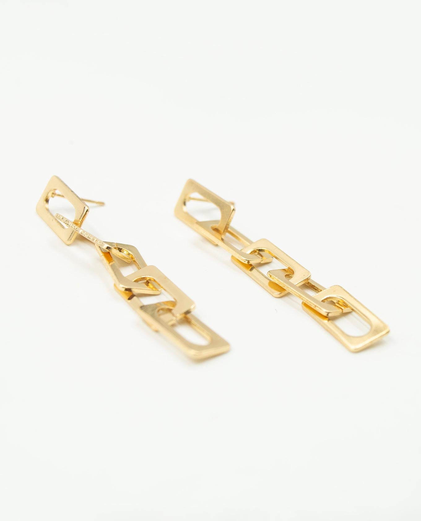 ARETE FEMENINO ESLABONES CADENAS Adrissa | Ropa para mujer