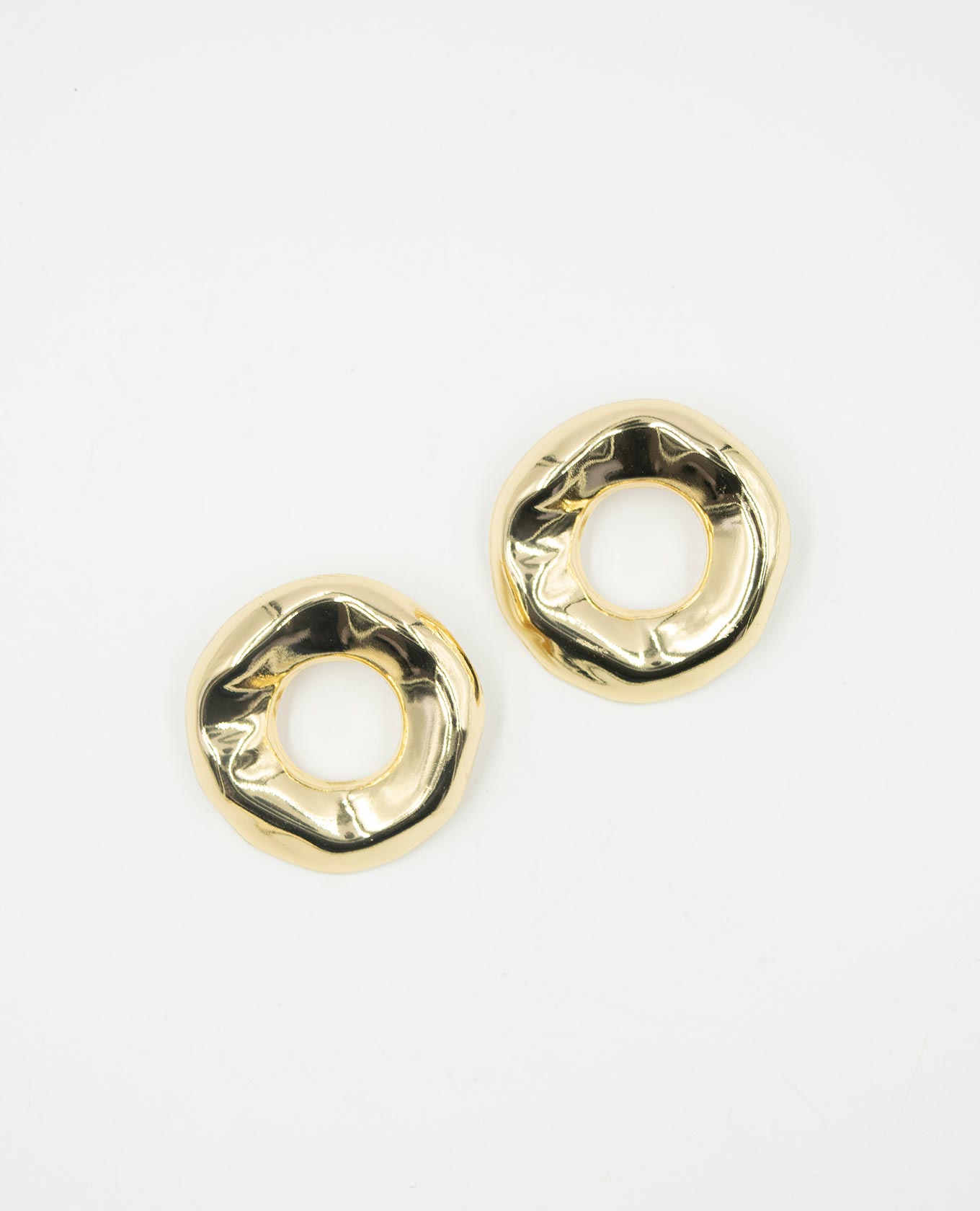 ARETE FEMENINO METÁLICO Adrissa | Ropa para mujer