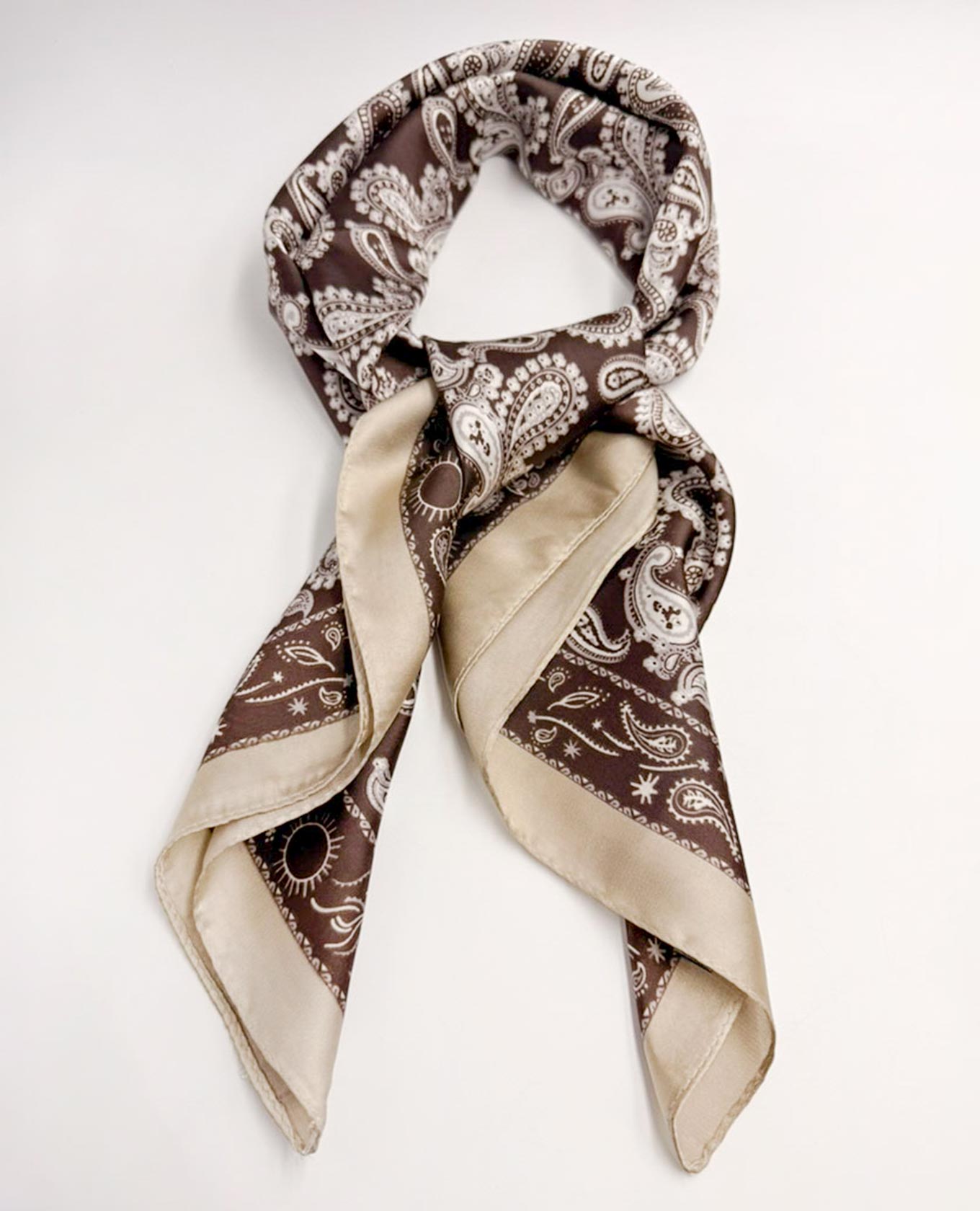 PAÑUELO FEMENINO 70X70 ESTAMPADO Adrissa | Ropa para mujer
