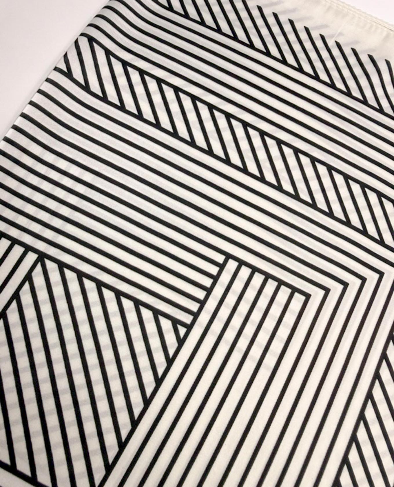 PAÑUELO FEMENINO 70X70 ESTAMPADO Adrissa | Ropa para mujer