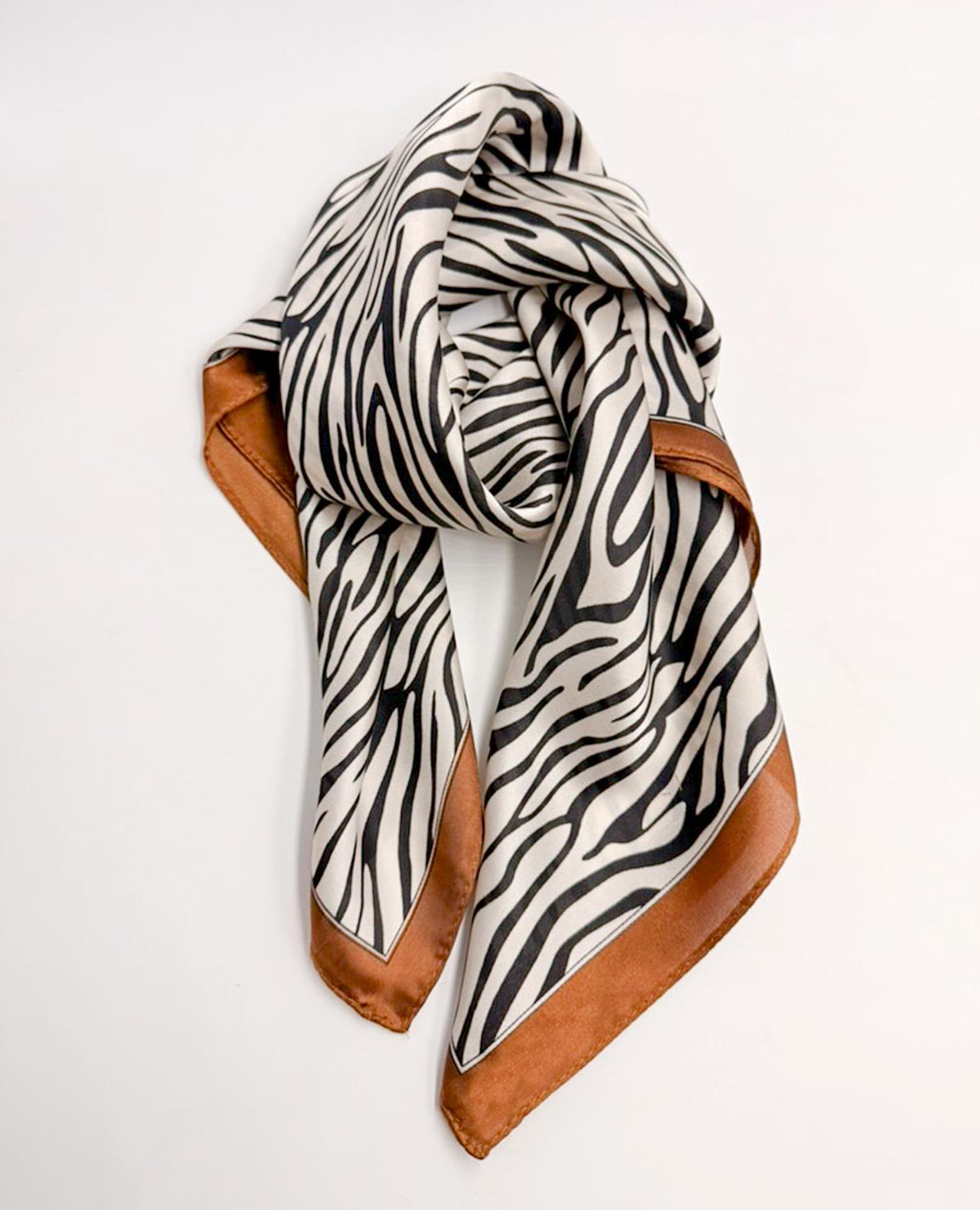 PAÑUELO FEMENINO 70X70 ESTAMPADO Adrissa | Ropa para mujer