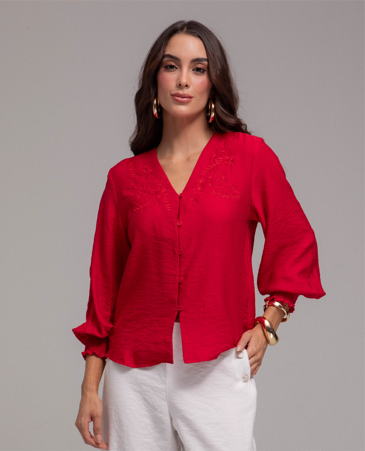 CAMISA MANGA LARGA PARA MUJER CON BORDADO Y NIDO DE ABEJA EN PUNOS