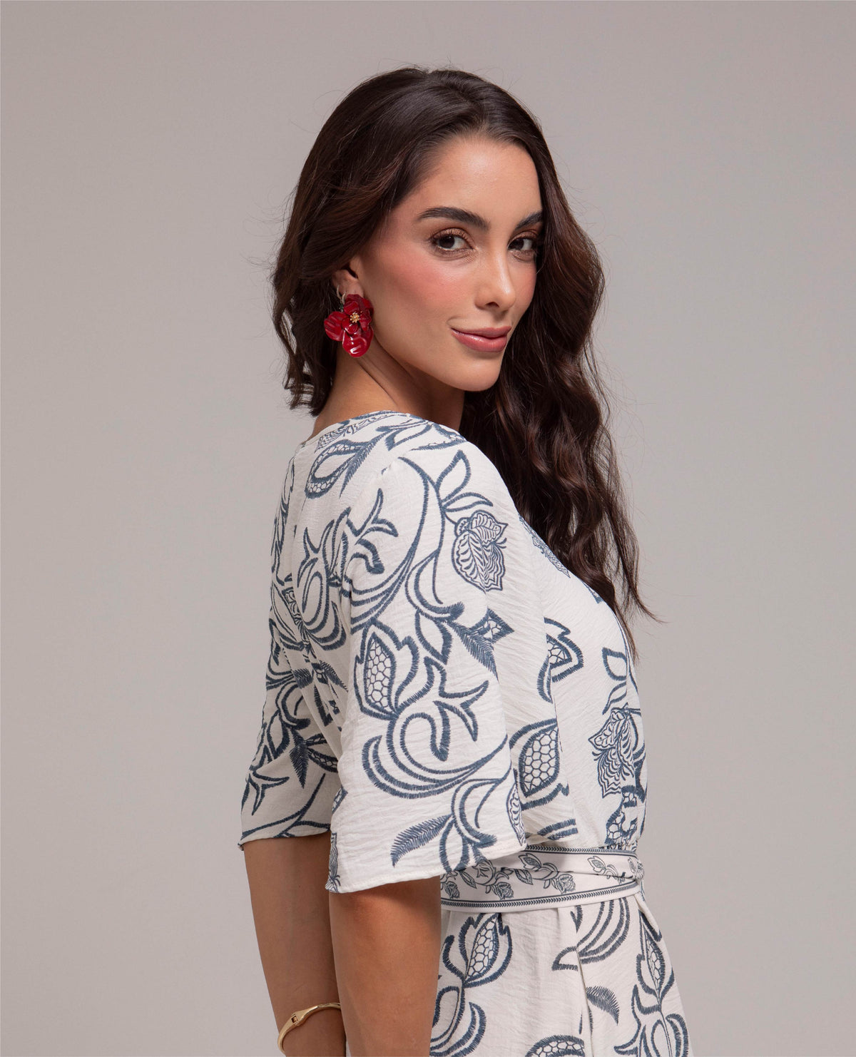 VESTIDO MIDI PARA MUJER ESTAMPADO ESCOTE V CON TIRAS Y ELASTICO CINTURA Adrissa | Ropa para mujer Vestidos