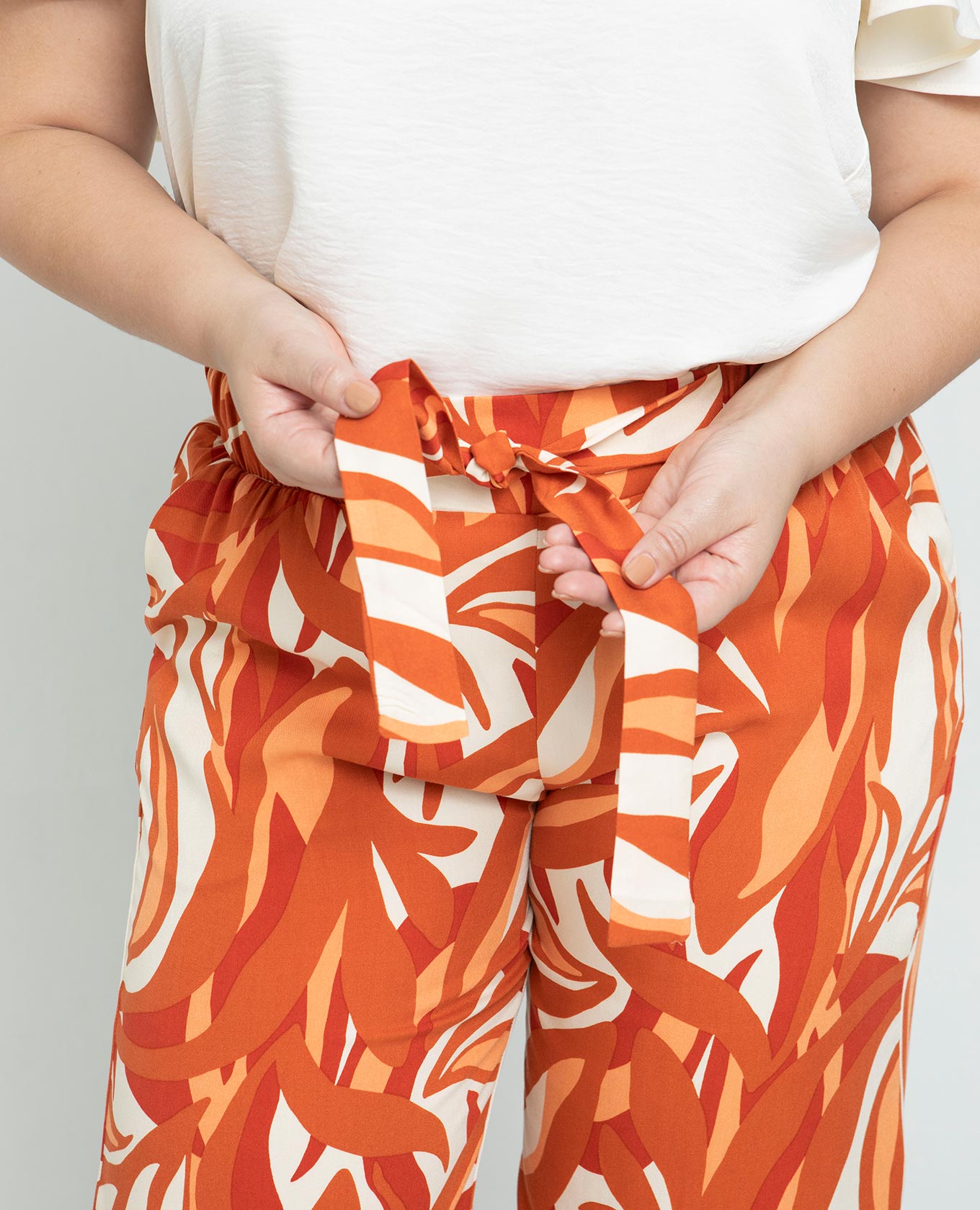 PANTALON BOTA RECTA TALLAS GRANDES CON ELASTICO Y TIRAS PARA ANUDAR ESTAMPADO