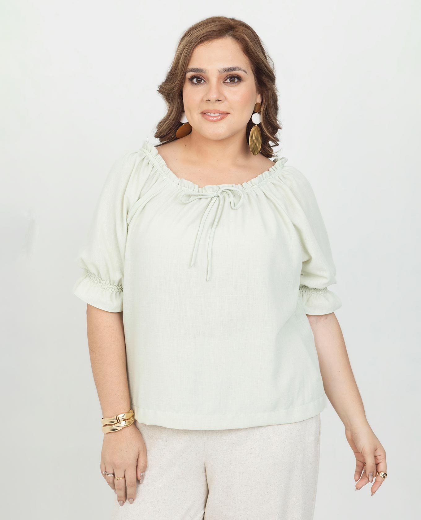 BLUSA ESCOTE BANDEJA TALLAS GRANDES MANGA CORTA EN TELA CON EFECTO SEMILLA Adrissa