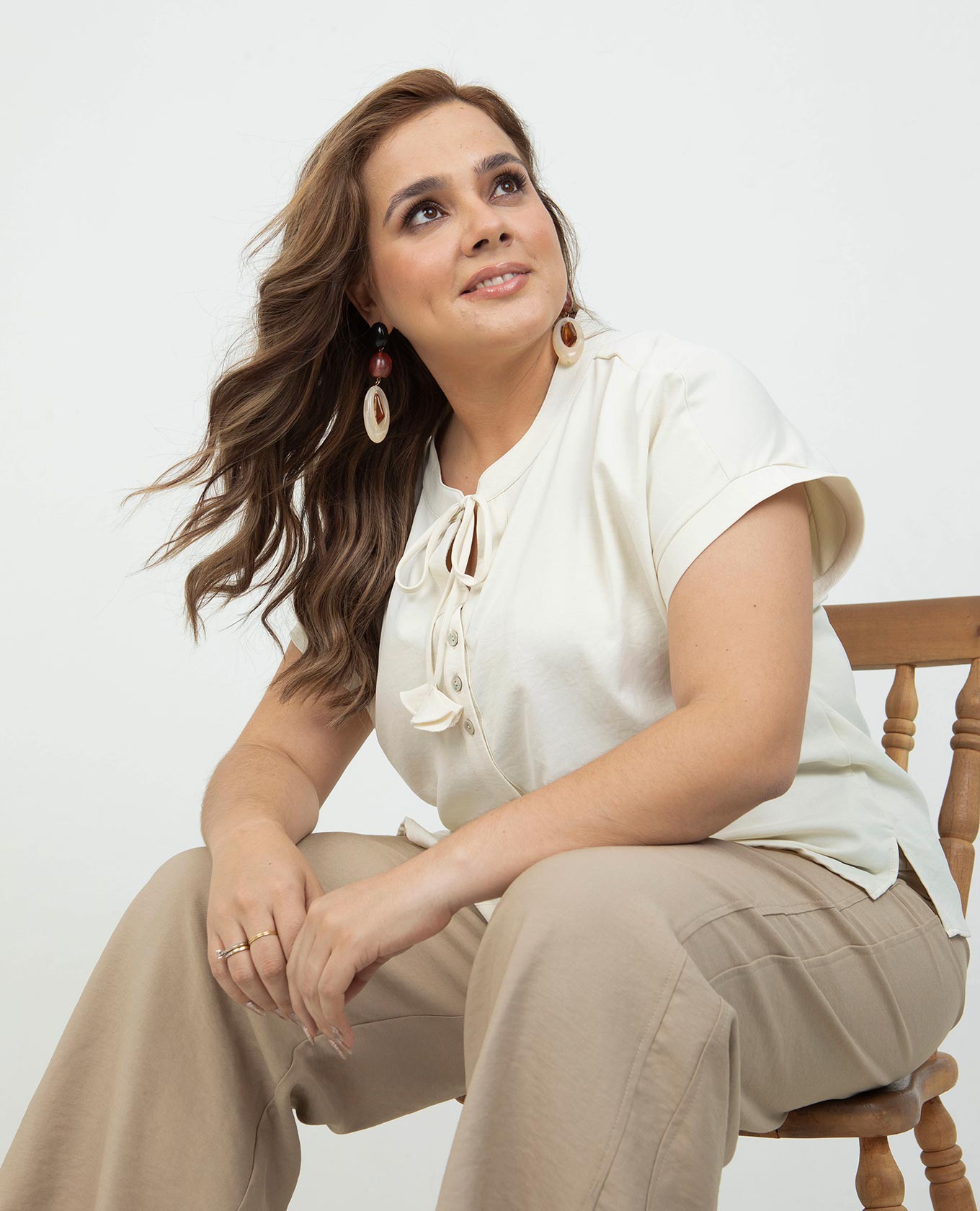 BLUSA MANGA RODADA TALLAS GRANDES CUELLO CON TIRA PARA ANUDAR CON DETALLE Adrissa | Ropa para mujer Blusas