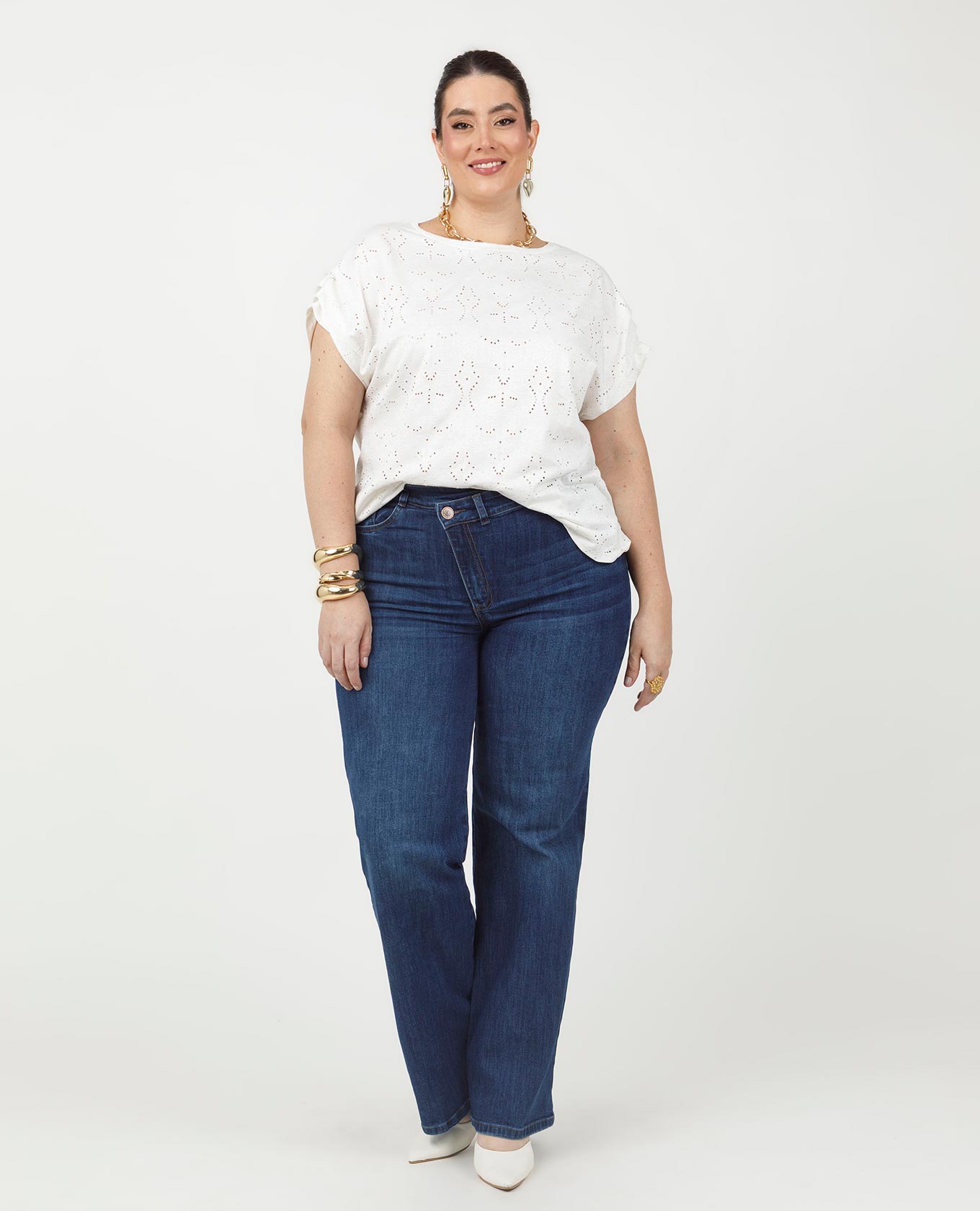 CAMISETA CUELLO REDONDO TALLAS GRANDES MANGA RODADA CON PRENSES EFECTO OJALILLO Adrissa | Ropa para mujer