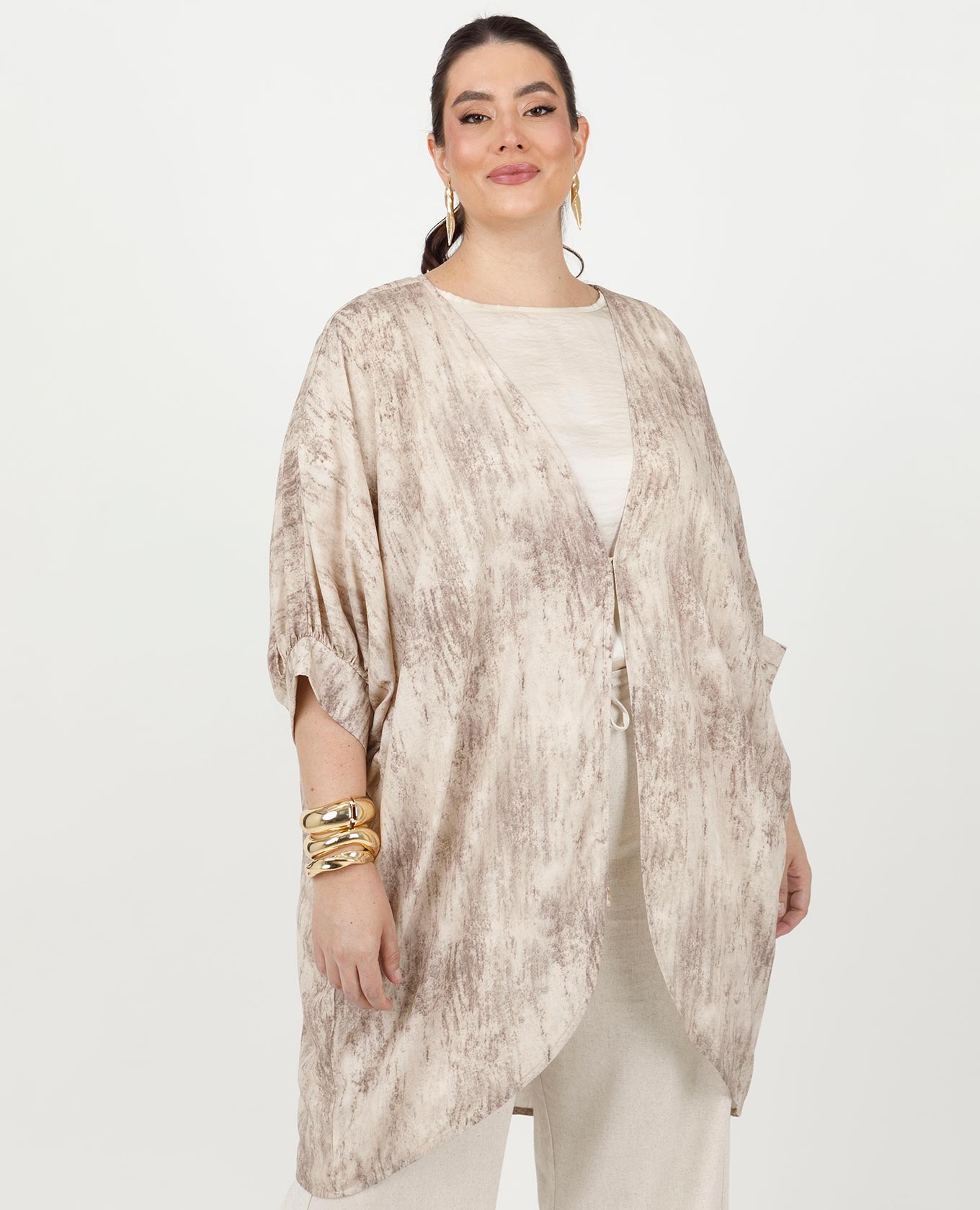 COMPLEMENTO ESTAMPADO TALLAS GRANDES RECOGIDO EN MANGA Y BOTON Adrissa | Ropa para mujer Blusas