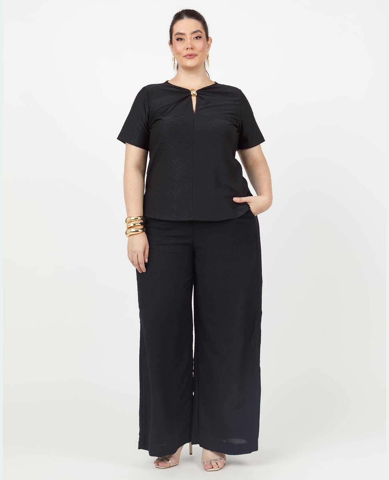 PANTALÓN NEGRO TALLAS GRANDES SILUETA WIDE LEG CINTURA CON ELÁSTICO Adrissa | Ropa para mujer Pantalones