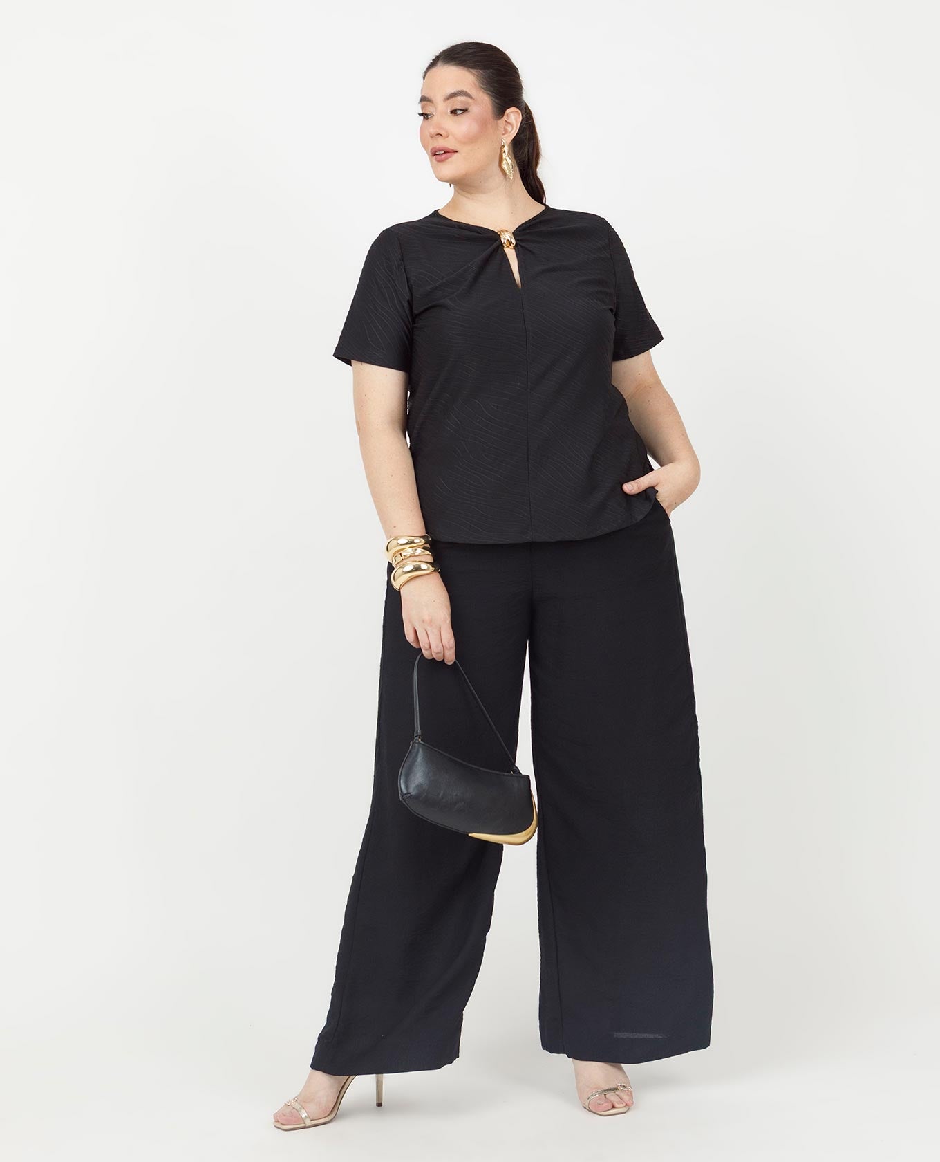 PANTALÓN NEGRO TALLAS GRANDES SILUETA WIDE LEG CINTURA CON ELÁSTICO Adrissa | Ropa para mujer Pantalones