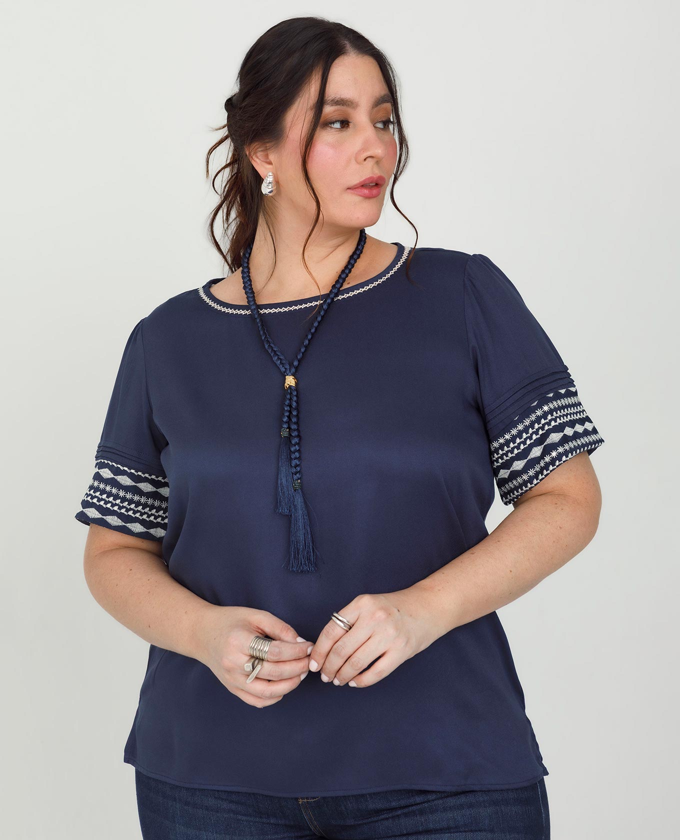 BLUSA MANGA CORTA TALLAS GRANDES ESCOTE CON PUNTADA ARTESANAL Y PUNOS BORDADOS Adrissa | Ropa para mujer Blusas