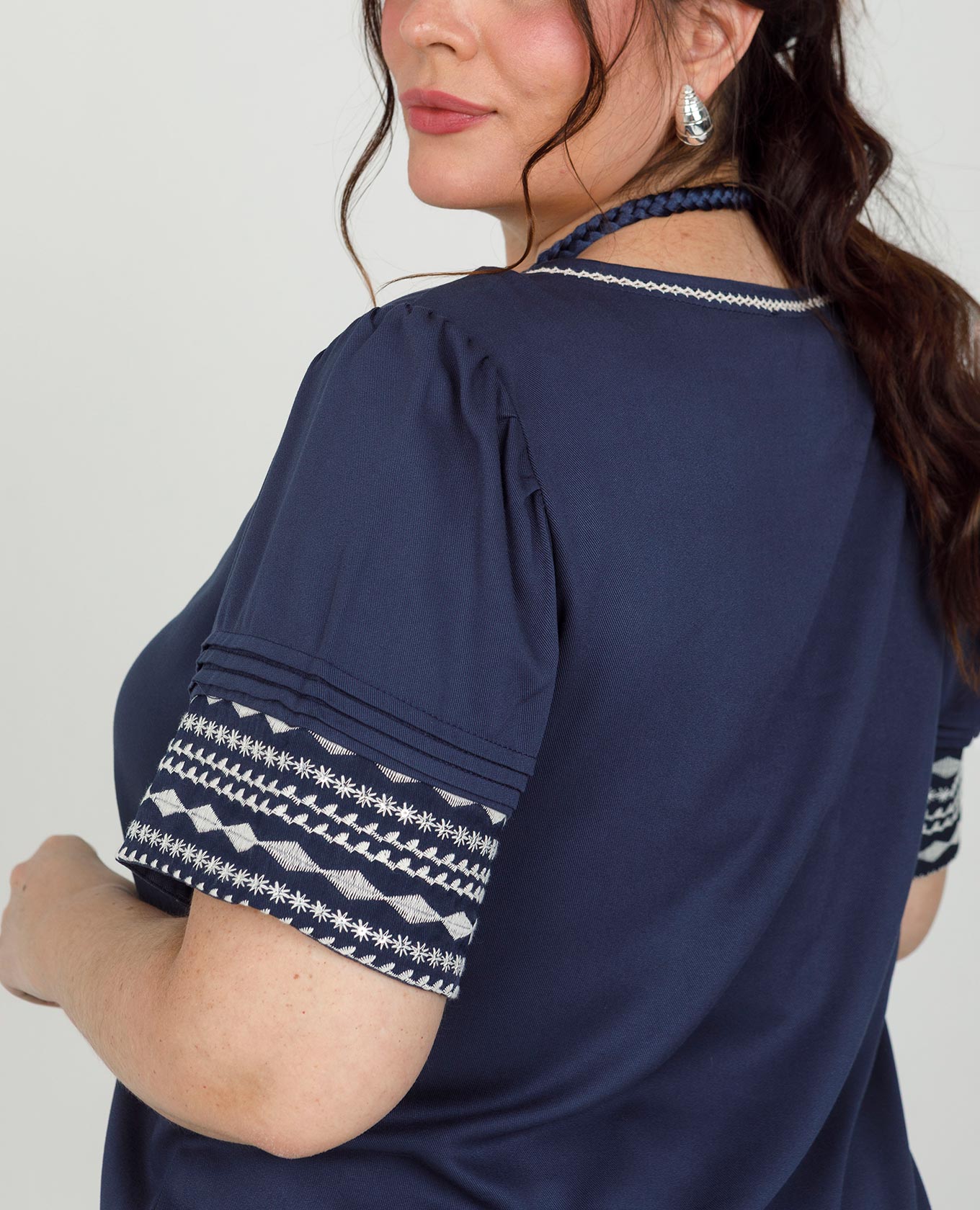 BLUSA MANGA CORTA TALLAS GRANDES ESCOTE CON PUNTADA ARTESANAL Y PUNOS BORDADOS Adrissa | Ropa para mujer Blusas