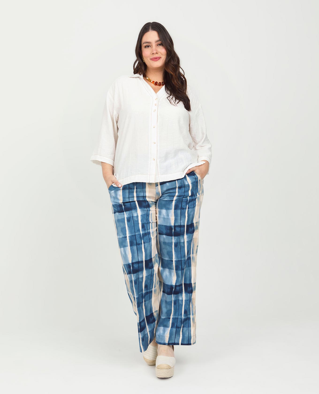 CAMISA MANGA 3/4 TALLAS GRANDES COSTURAS EN CONTRASTE EN TELA CON SEMILLA Adrissa | Ropa para mujer