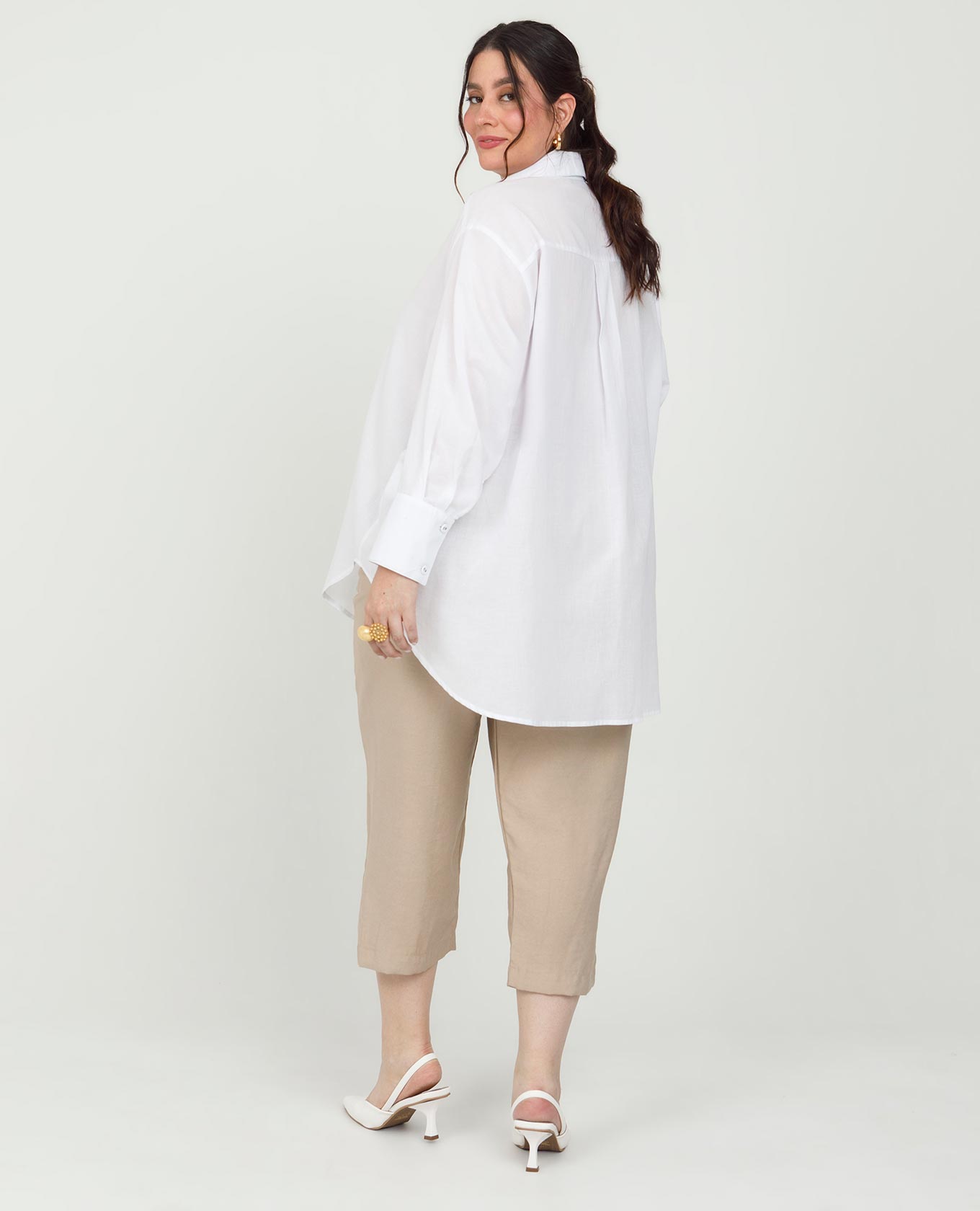 PANTALÓN CAPRI TALLAS GRANDES CON ELÁSTICO EN PRETINA TRASERA BOLSILLOS Adrissa | Ropa para mujer Pantalones