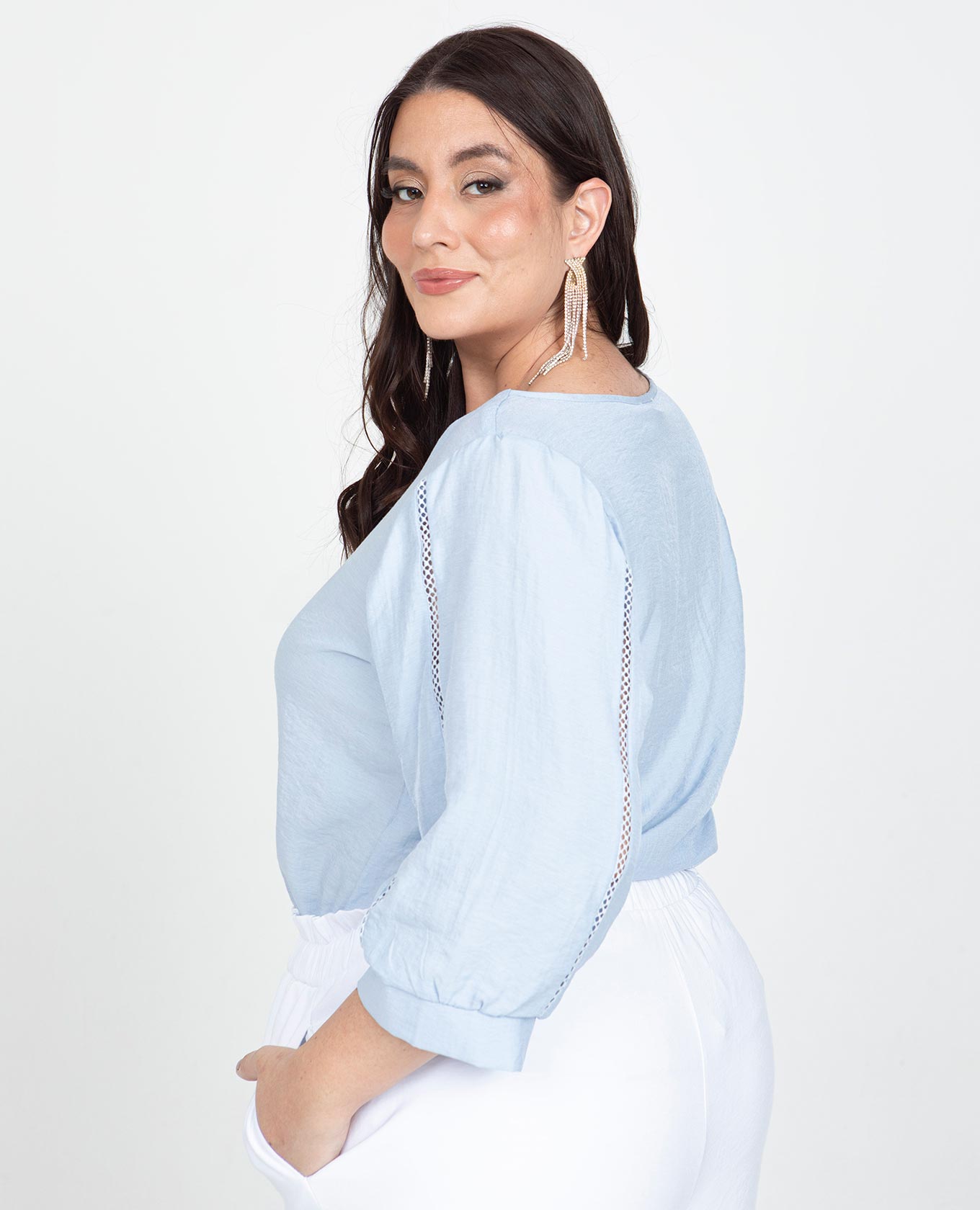 BLUSA MANGA 3/4 TALLAS GRANDES ESCOTE V CON APLIQUE EN MANGAS Adrissa | Ropa para mujer Blusas